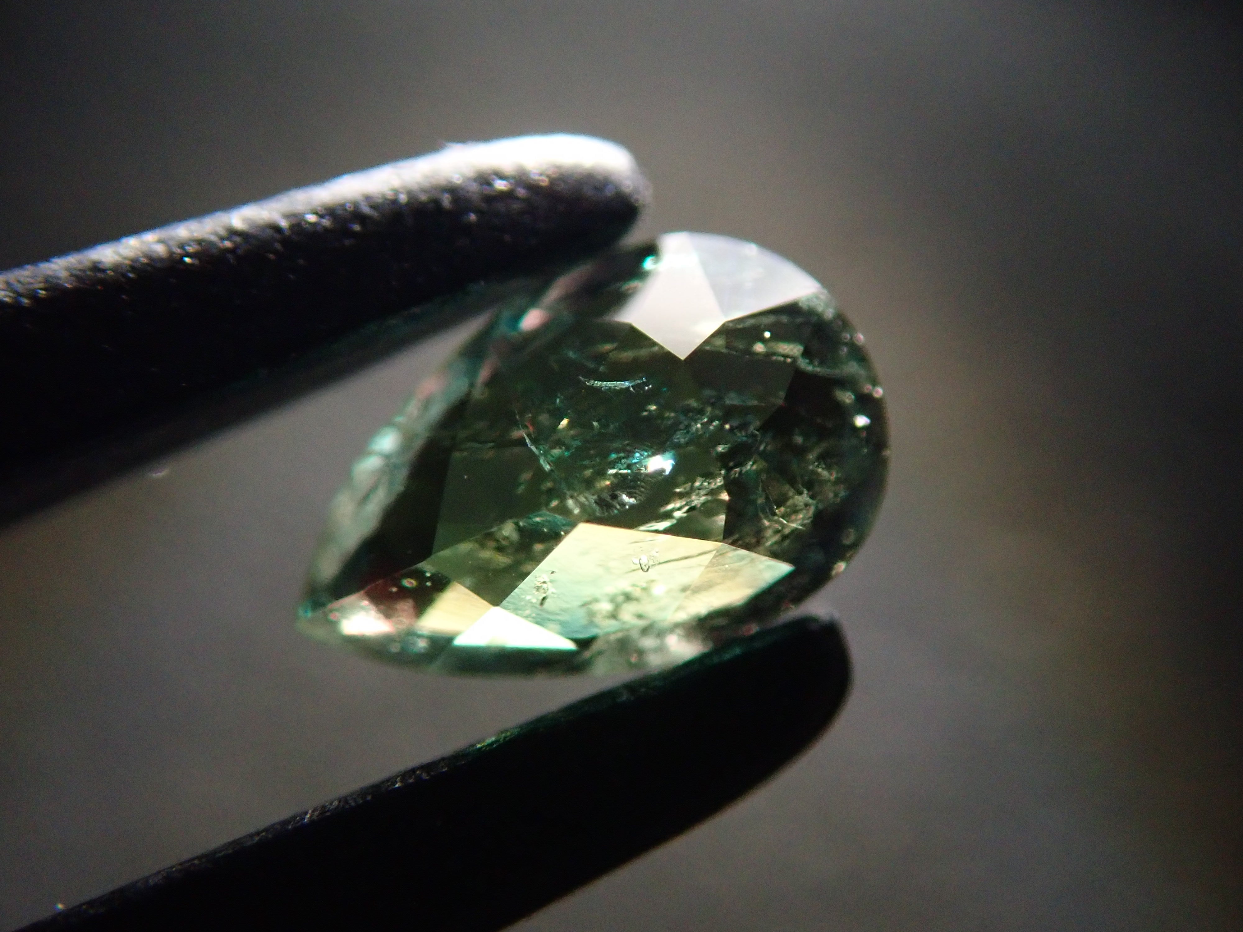 【11/3 22時販売】ロシア産アレキサンドライト 0.167ctルース