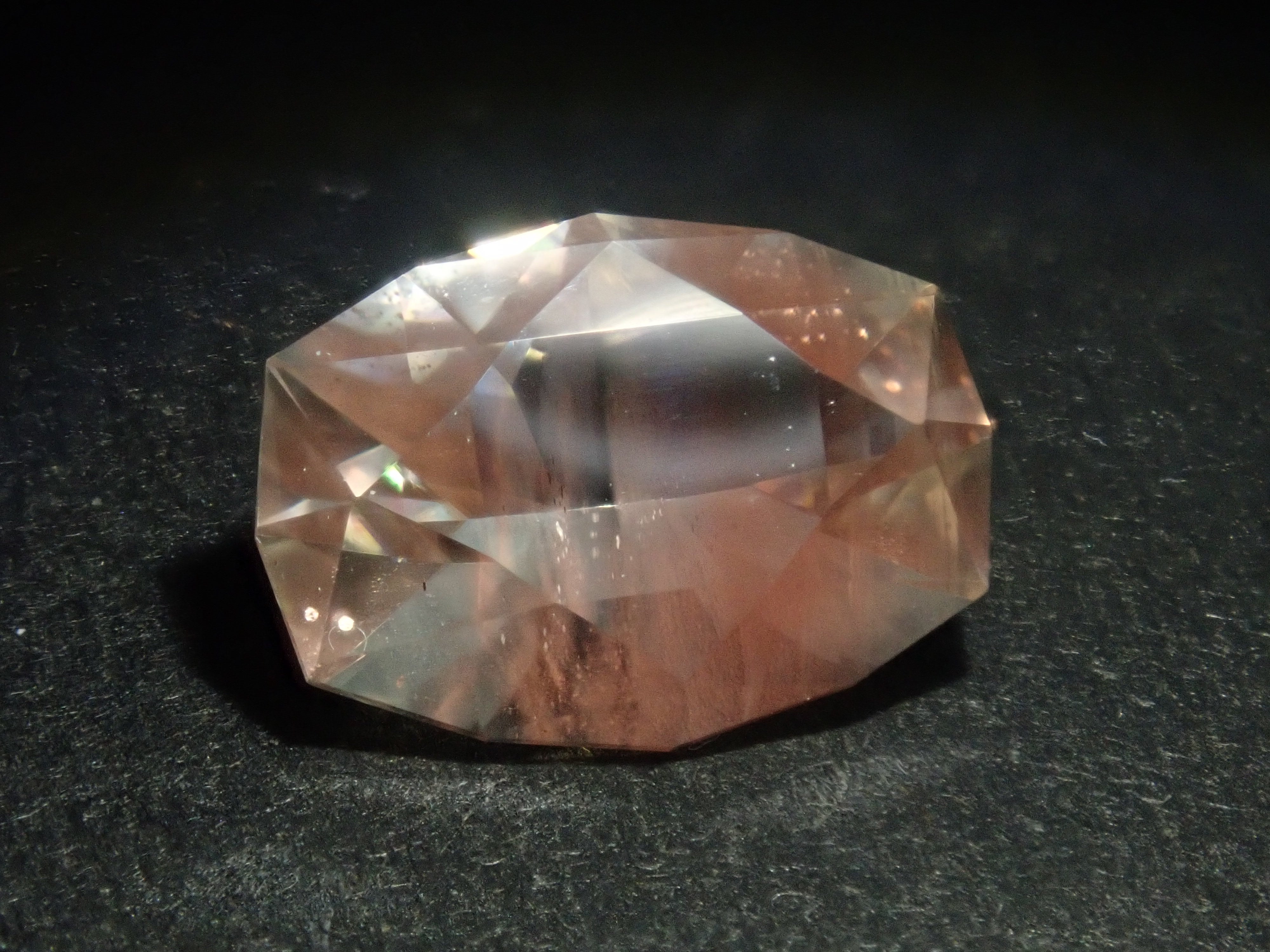 【11/1 22時販売】《限定11石》甲州貴石切子plusthreeやボルテックスカットを含むオレゴンサンストーンガチャ1石ルース（平均1.60ct）《複数購入割引有》