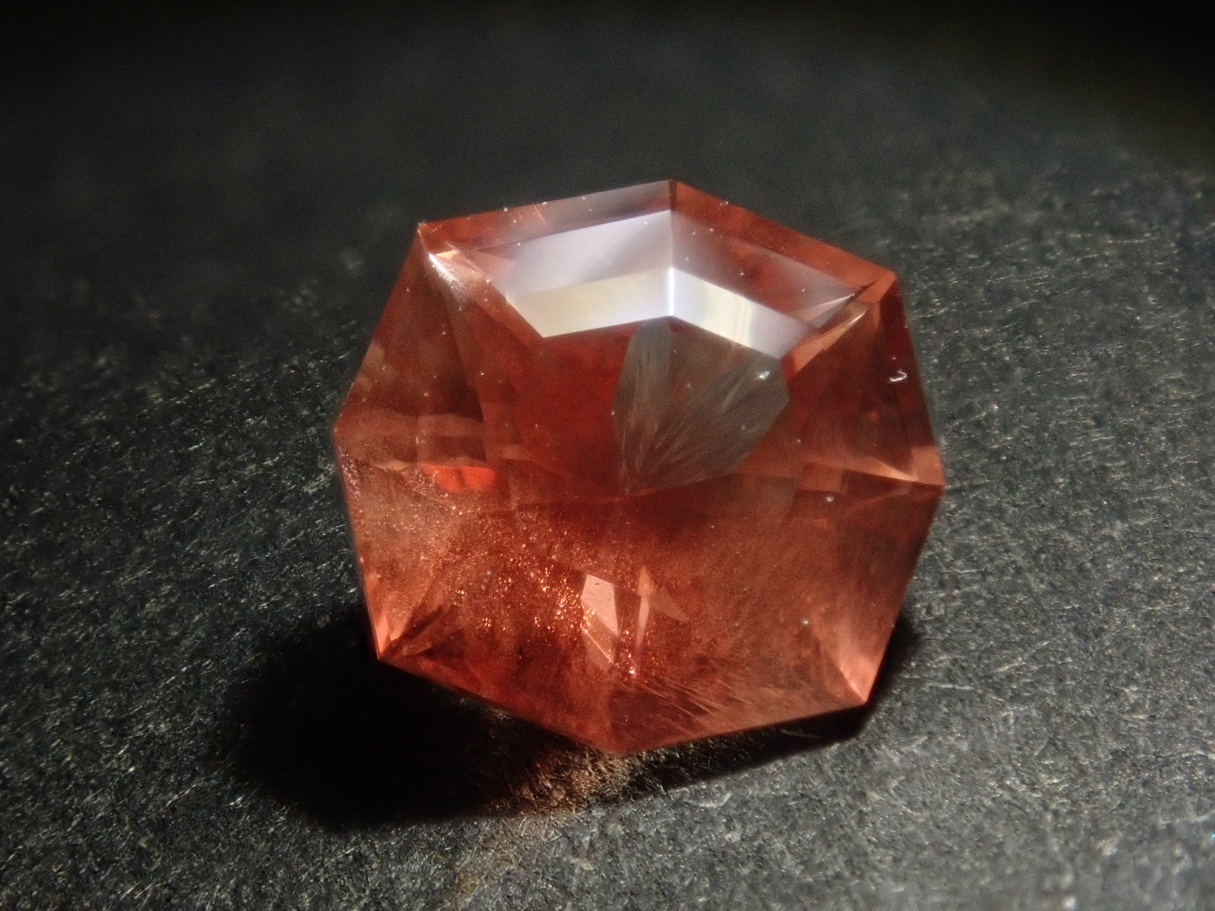 【11/1 22時販売】《限定11石》甲州貴石切子plusthreeやボルテックスカットを含むオレゴンサンストーンガチャ1石ルース（平均1.60ct）《複数購入割引有》