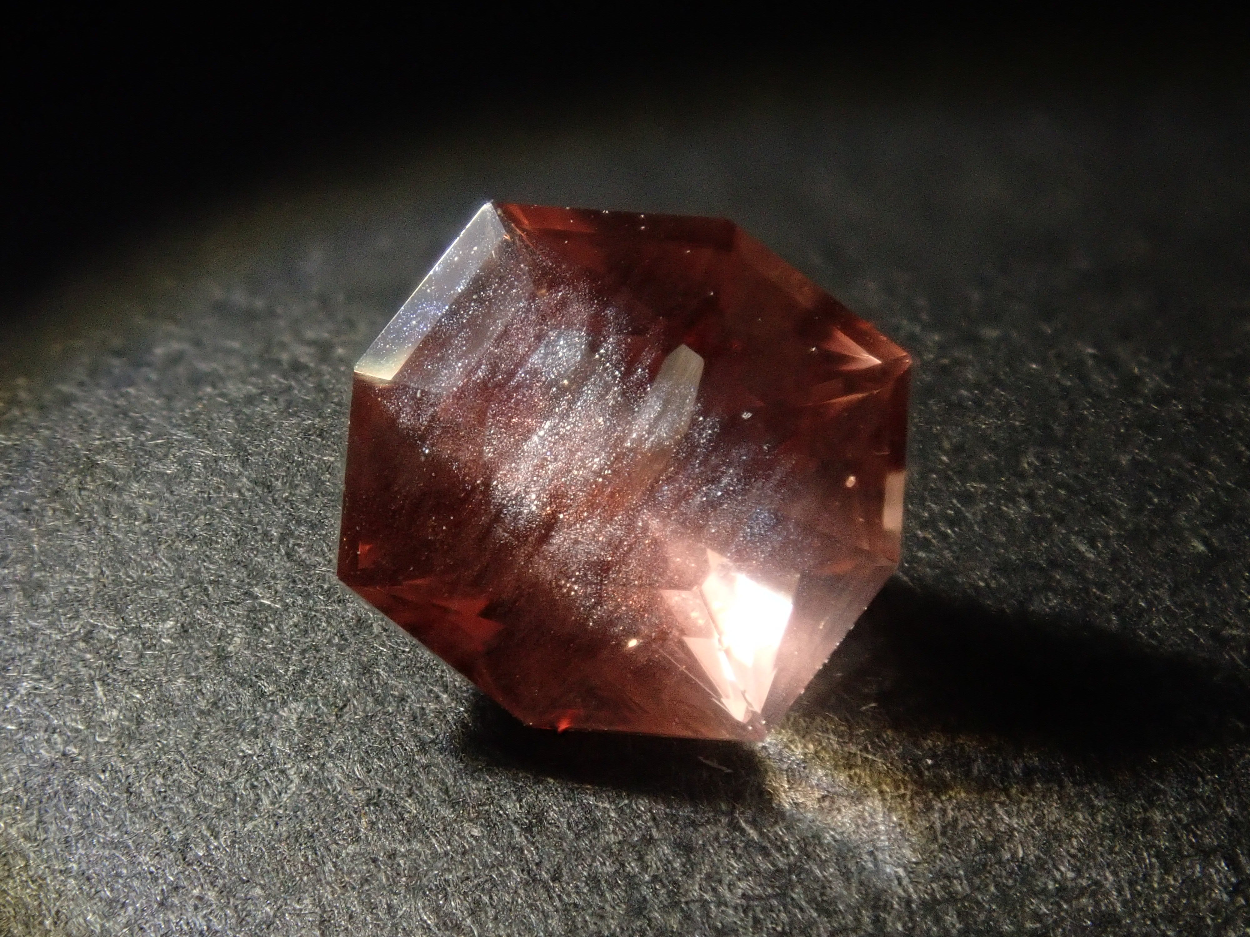 【11/1 22時販売】《限定11石》甲州貴石切子plusthreeやボルテックスカットを含むオレゴンサンストーンガチャ1石ルース（平均1.60ct）《複数購入割引有》