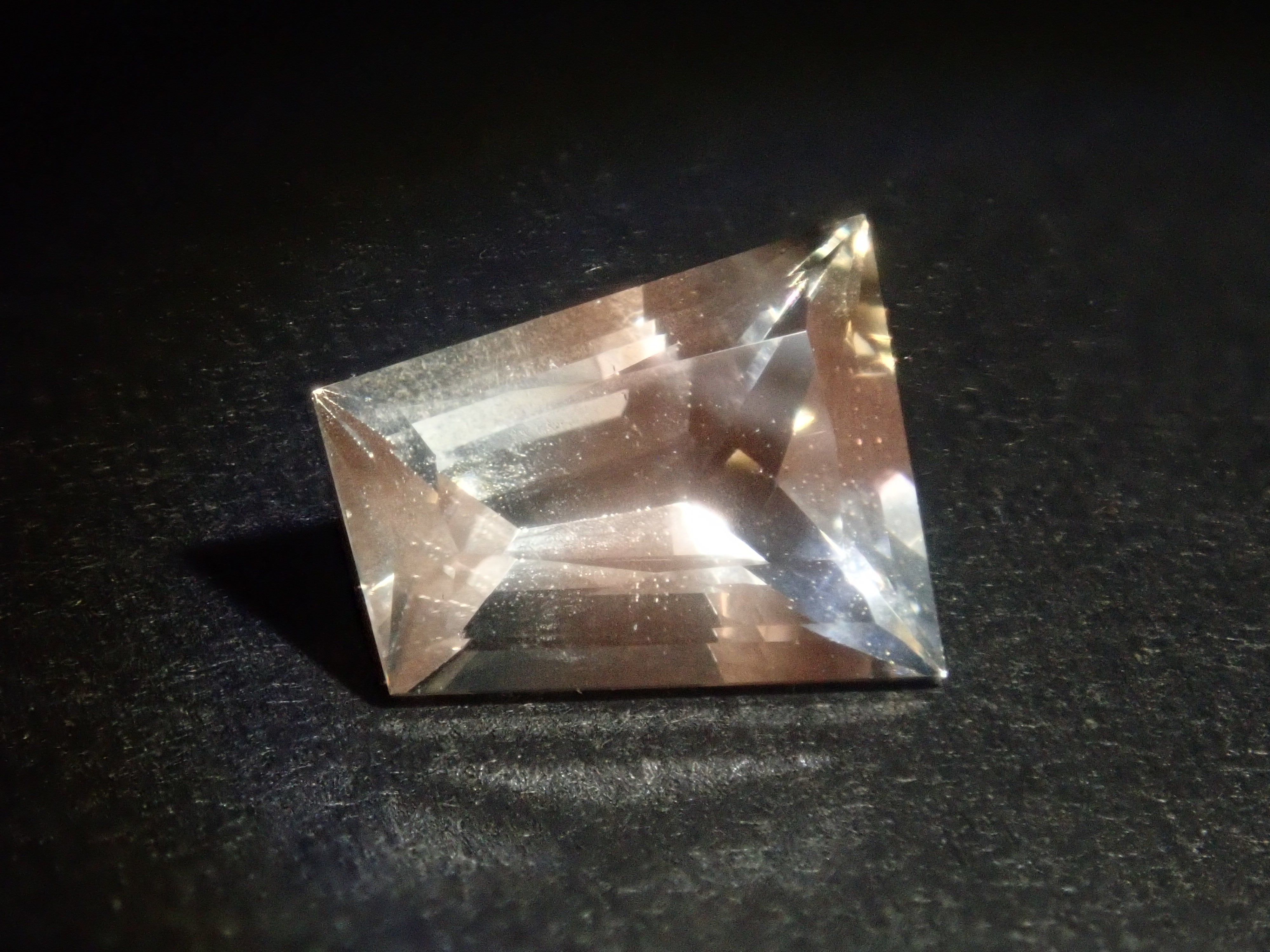 【11/1 22時販売】《限定11石》甲州貴石切子plusthreeやボルテックスカットを含むオレゴンサンストーンガチャ1石ルース（平均1.60ct）《複数購入割引有》