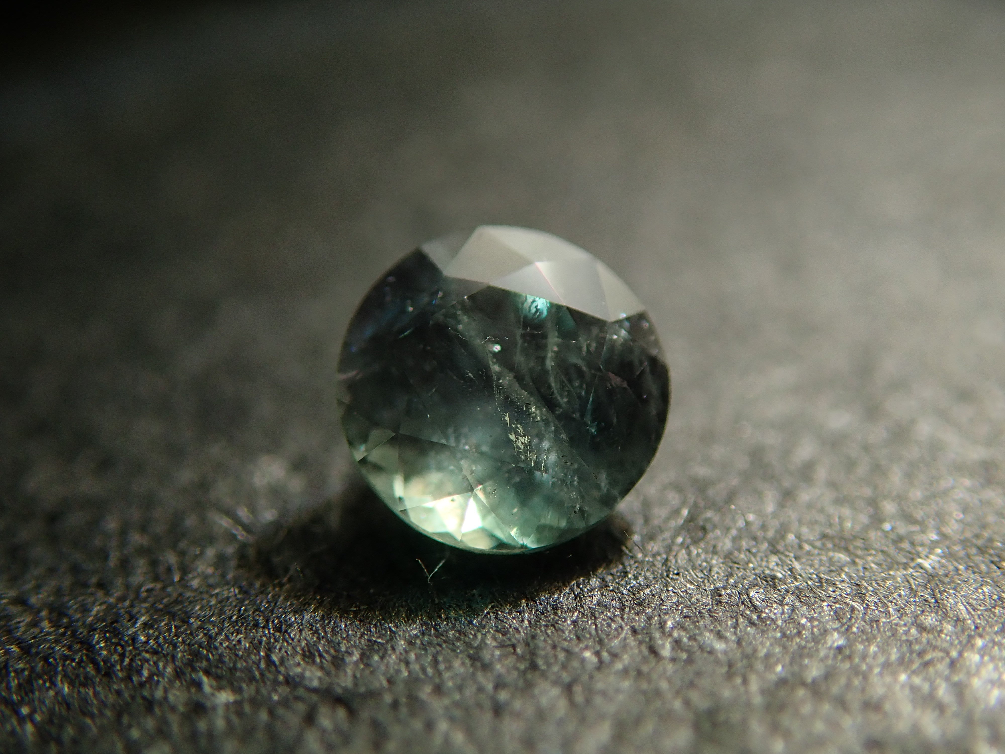 【11/3 22時販売】ロシア産アレキサンドライト 2.8mm/0.111ctルース