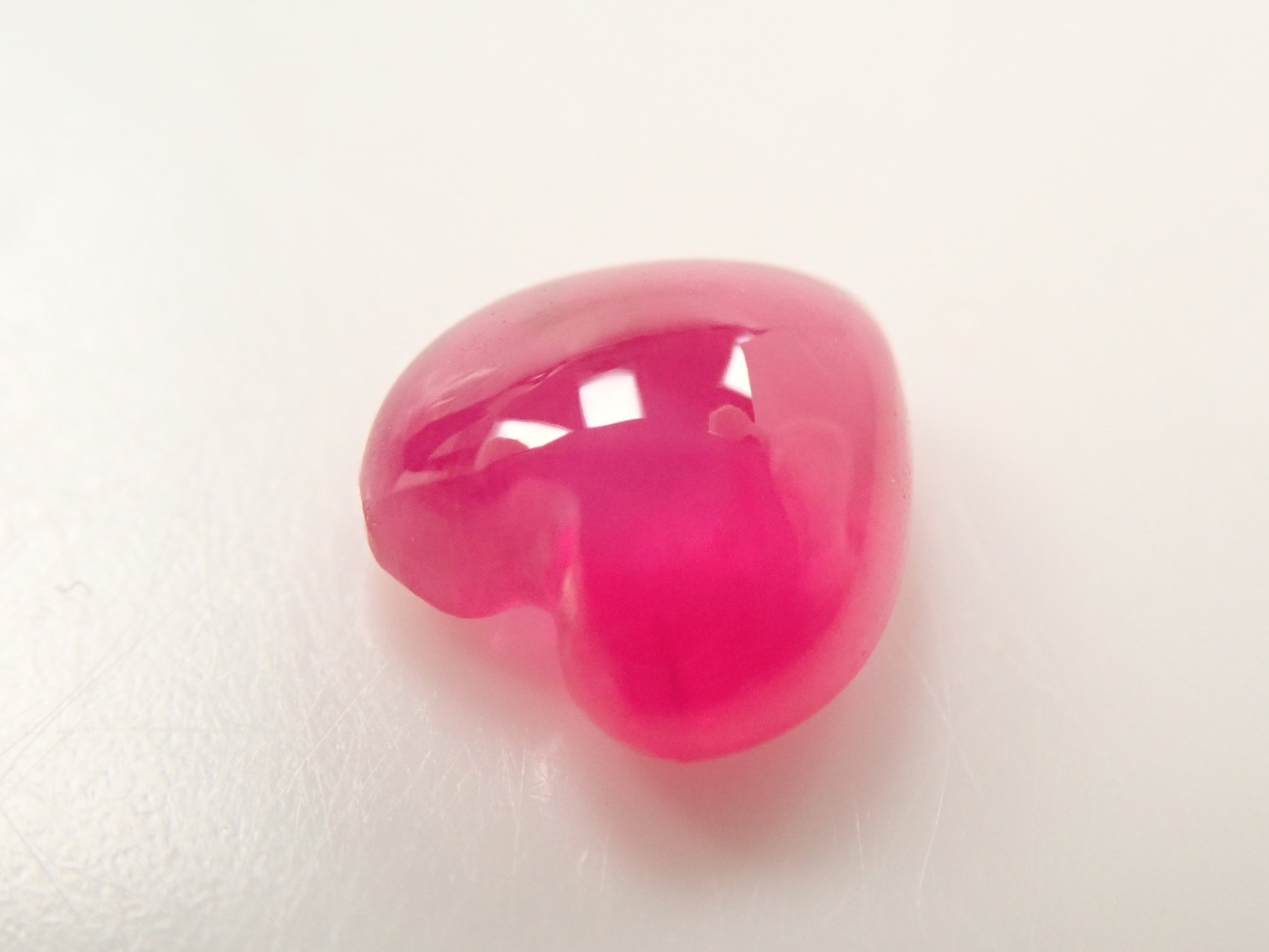 【11月23日晚間10點開售】格陵蘭紅寶石裸石，0.737克拉，附證書