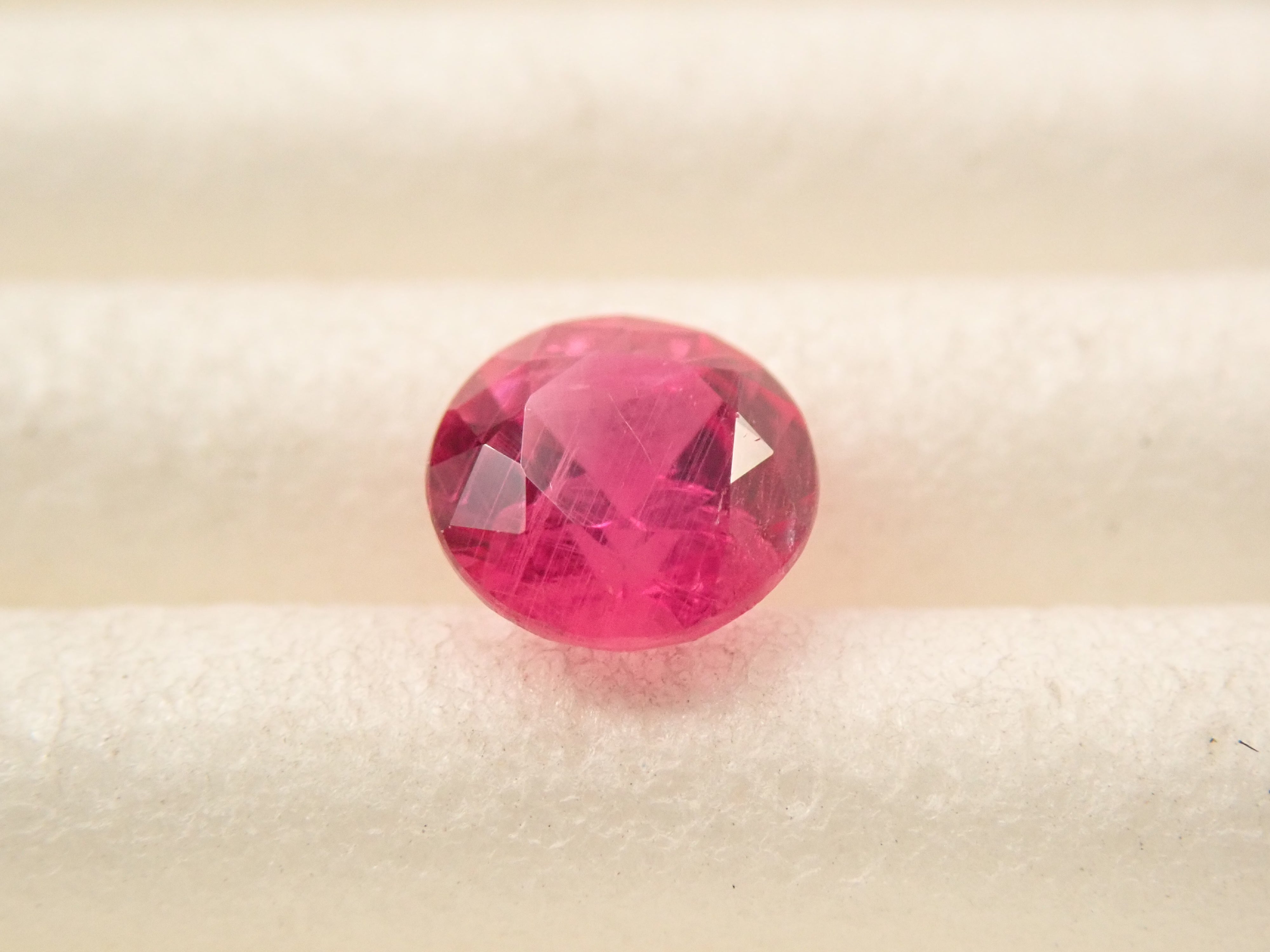 12560831掲載】グリーンランド産ルビー 0.360ctルース