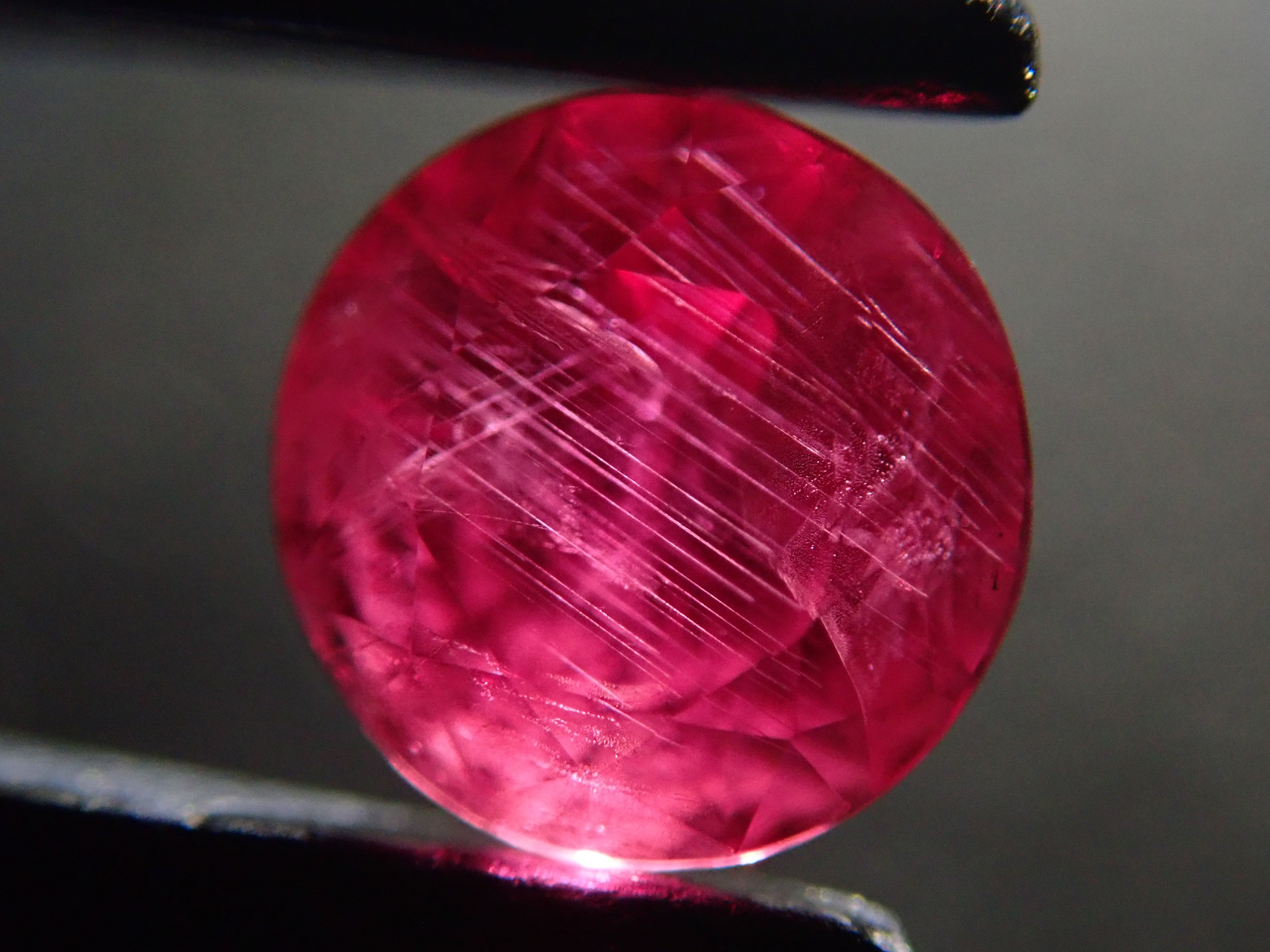 【11月23日晚間10點開售】格陵蘭紅寶石裸石，0.360克拉，附證書