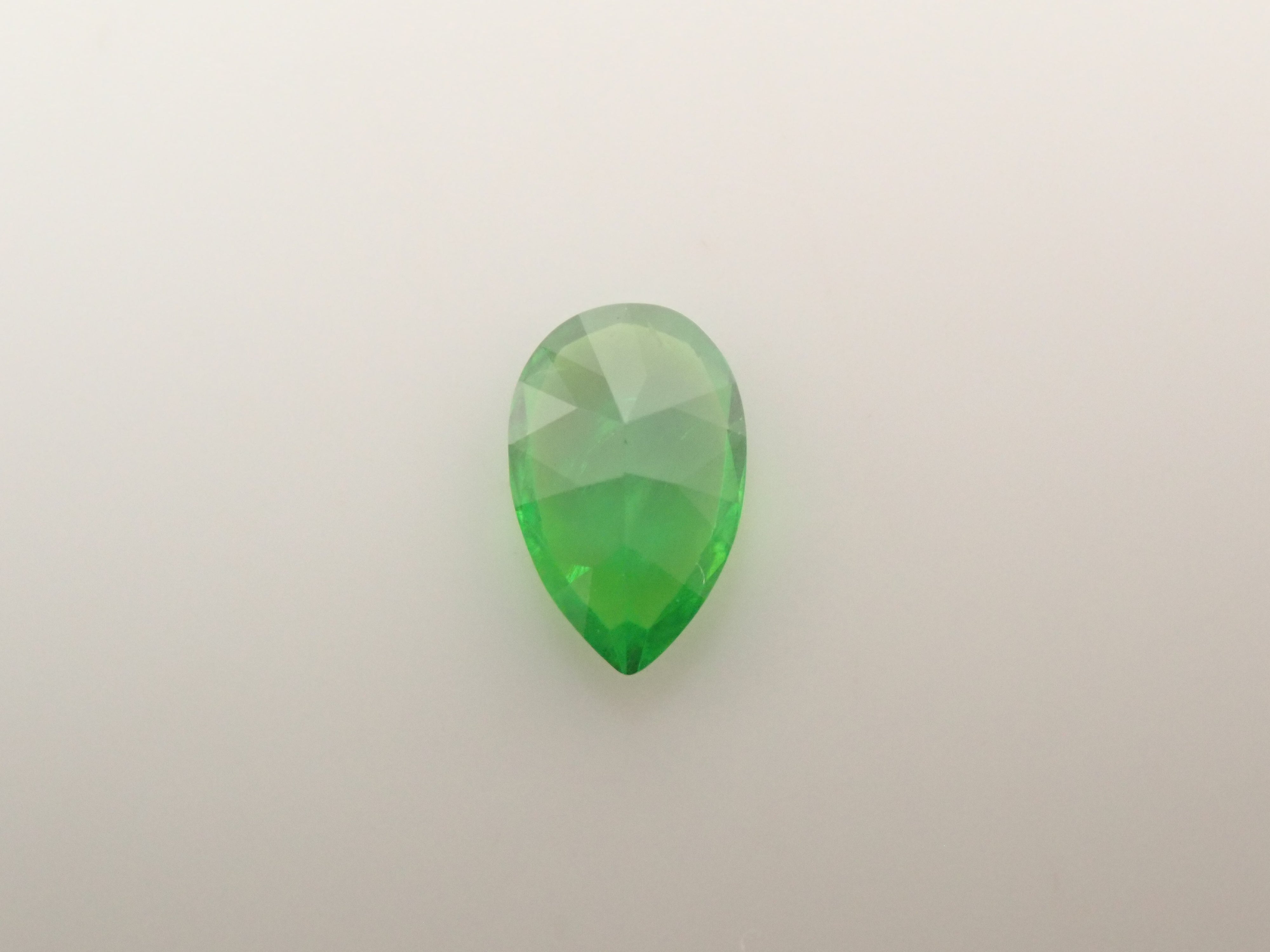 【10/31 22時販売】ロシア産デマントイドガーネット（ホーステール認む） 0.256ctルース