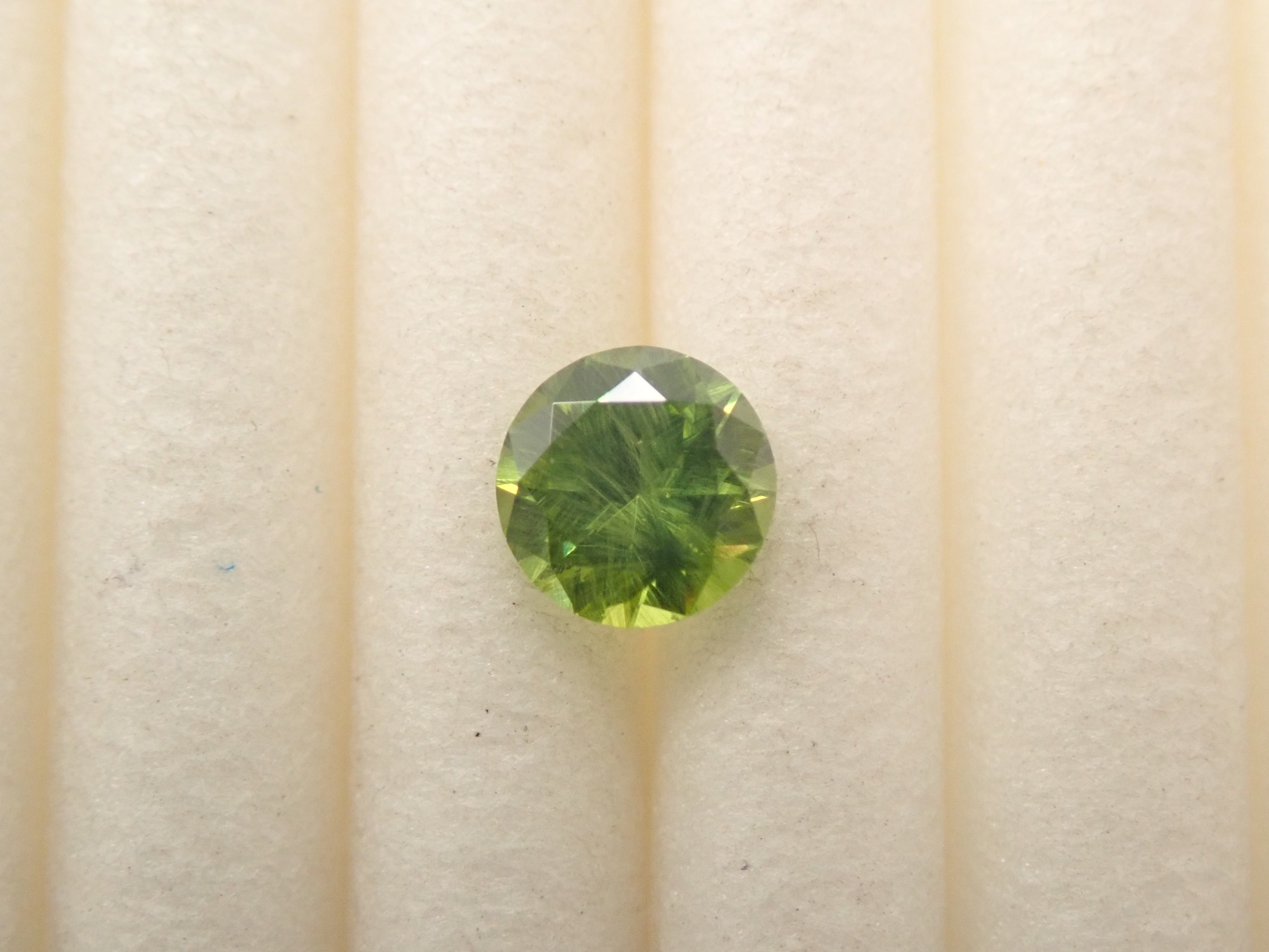 [12560847] Russian Demantoid Garnet (Horsetail) 0.280ct Loose