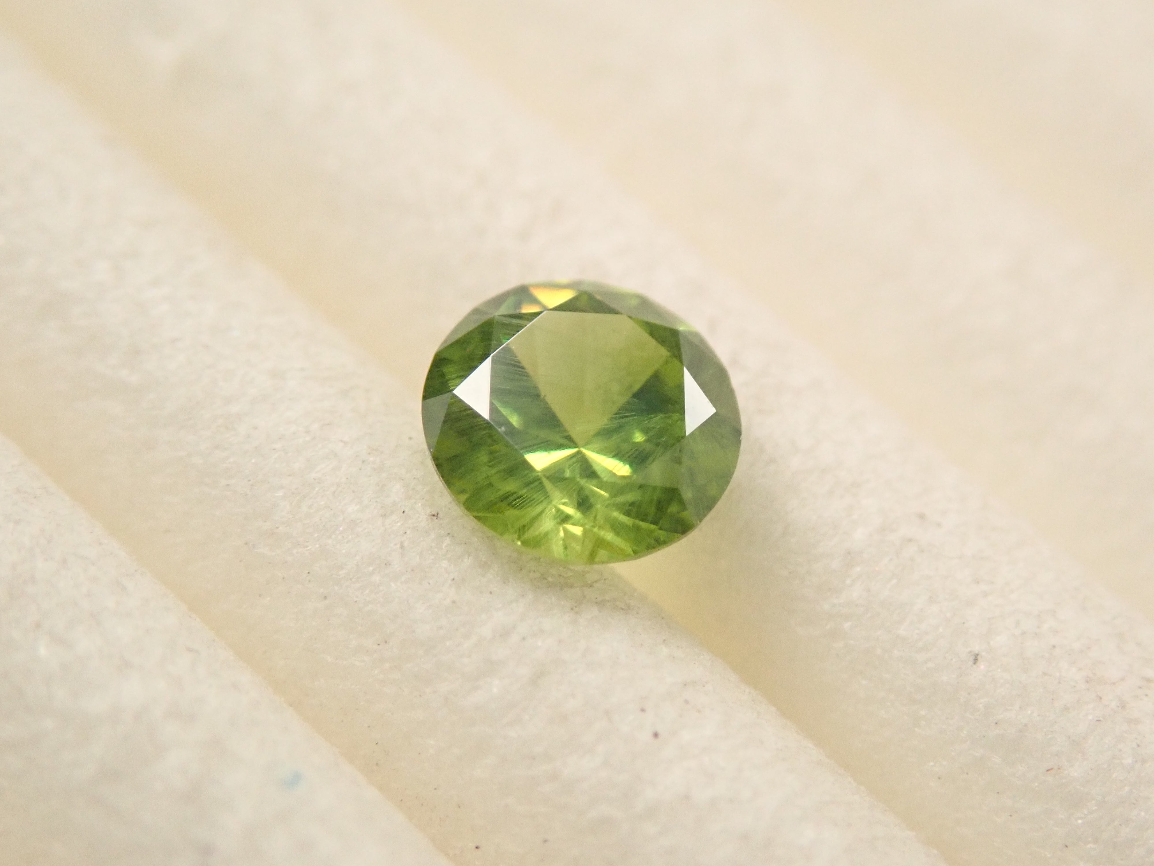 [12560847] Russian Demantoid Garnet (Horsetail) 0.280ct Loose