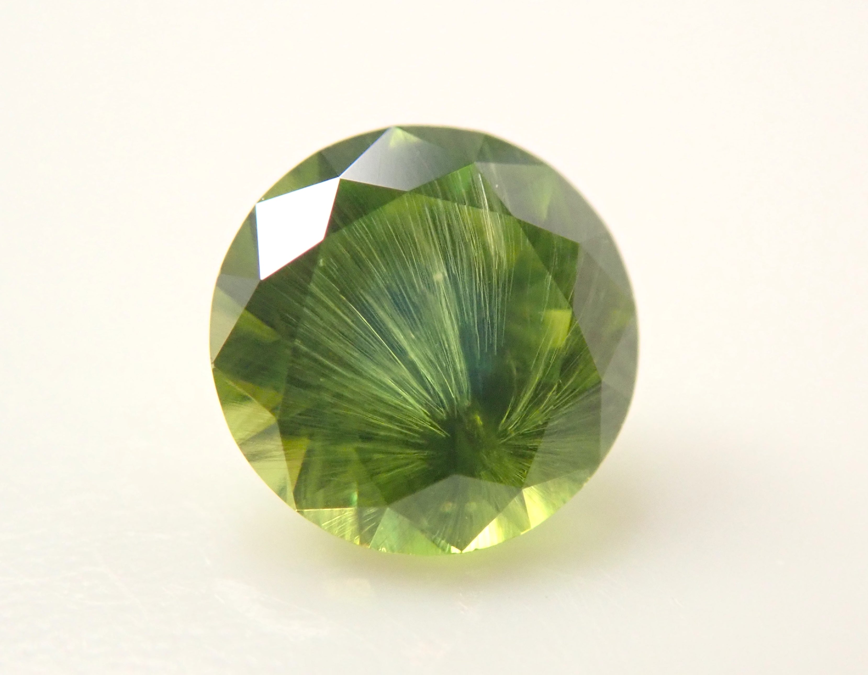 [12560847] Russian Demantoid Garnet (Horsetail) 0.280ct Loose