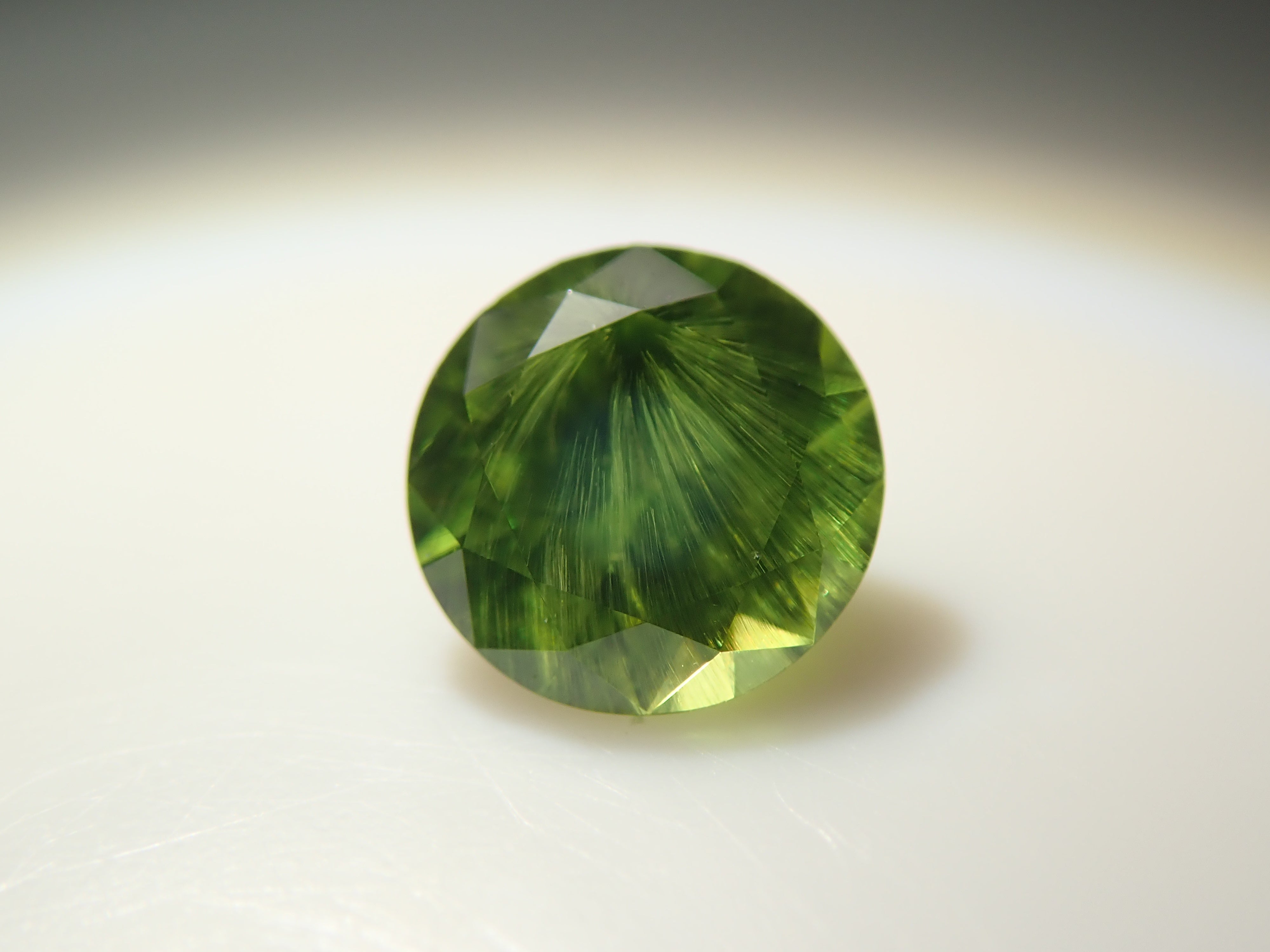 [12560847] Russian Demantoid Garnet (Horsetail) 0.280ct Loose