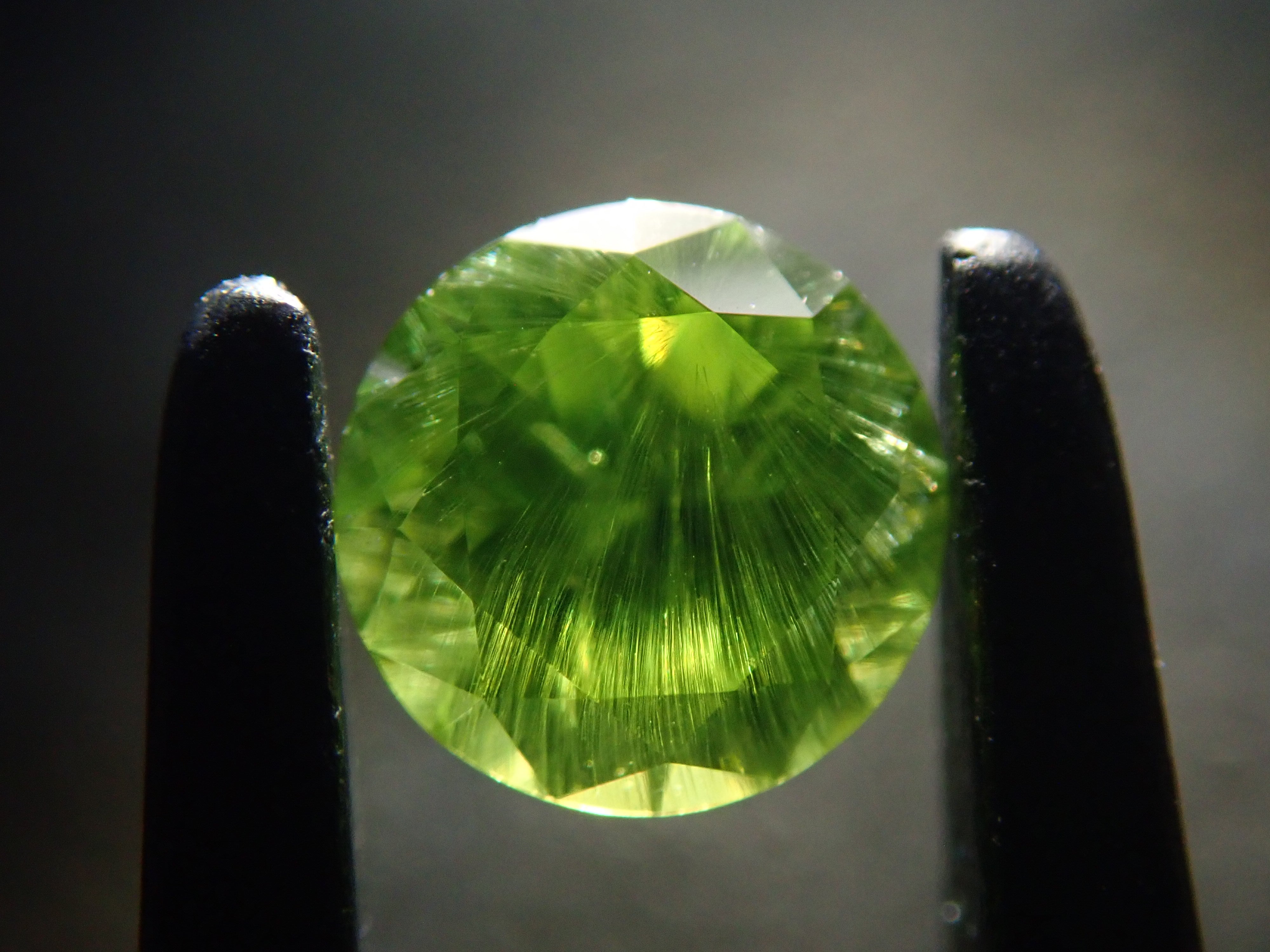 [12560847] Russian Demantoid Garnet (Horsetail) 0.280ct Loose