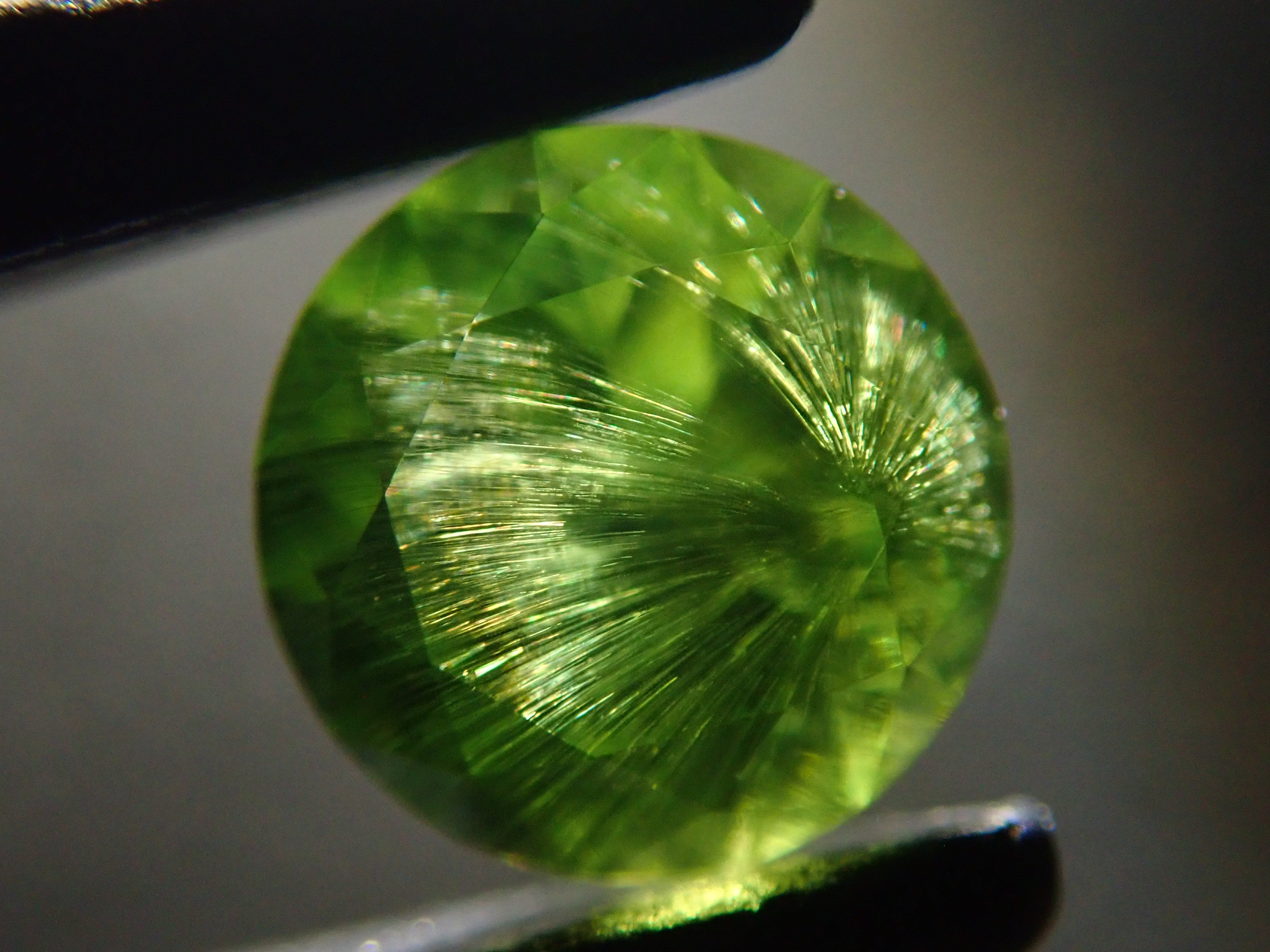 [12560847] Russian Demantoid Garnet (Horsetail) 0.280ct Loose