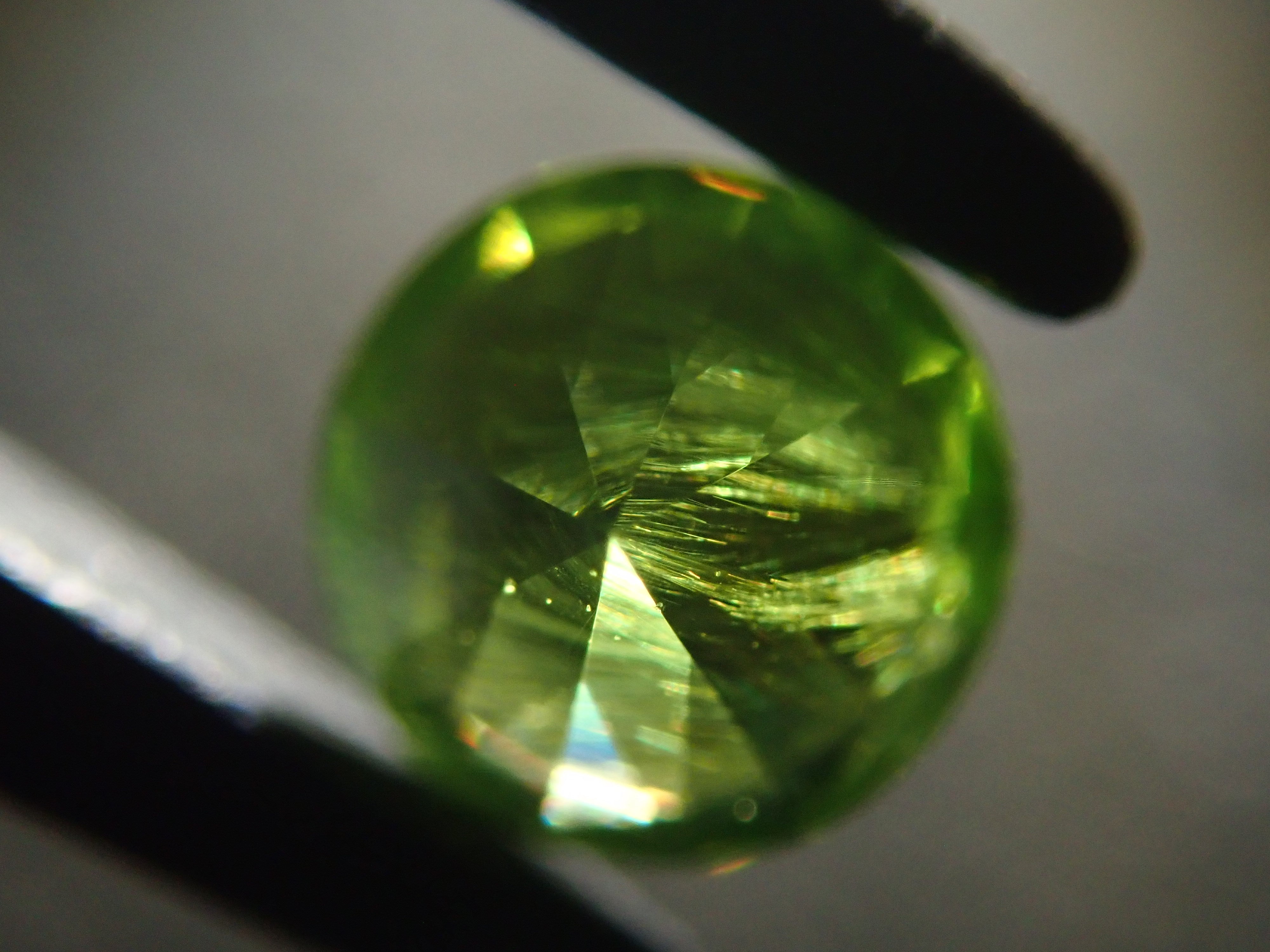 [12560847] Russian Demantoid Garnet (Horsetail) 0.280ct Loose
