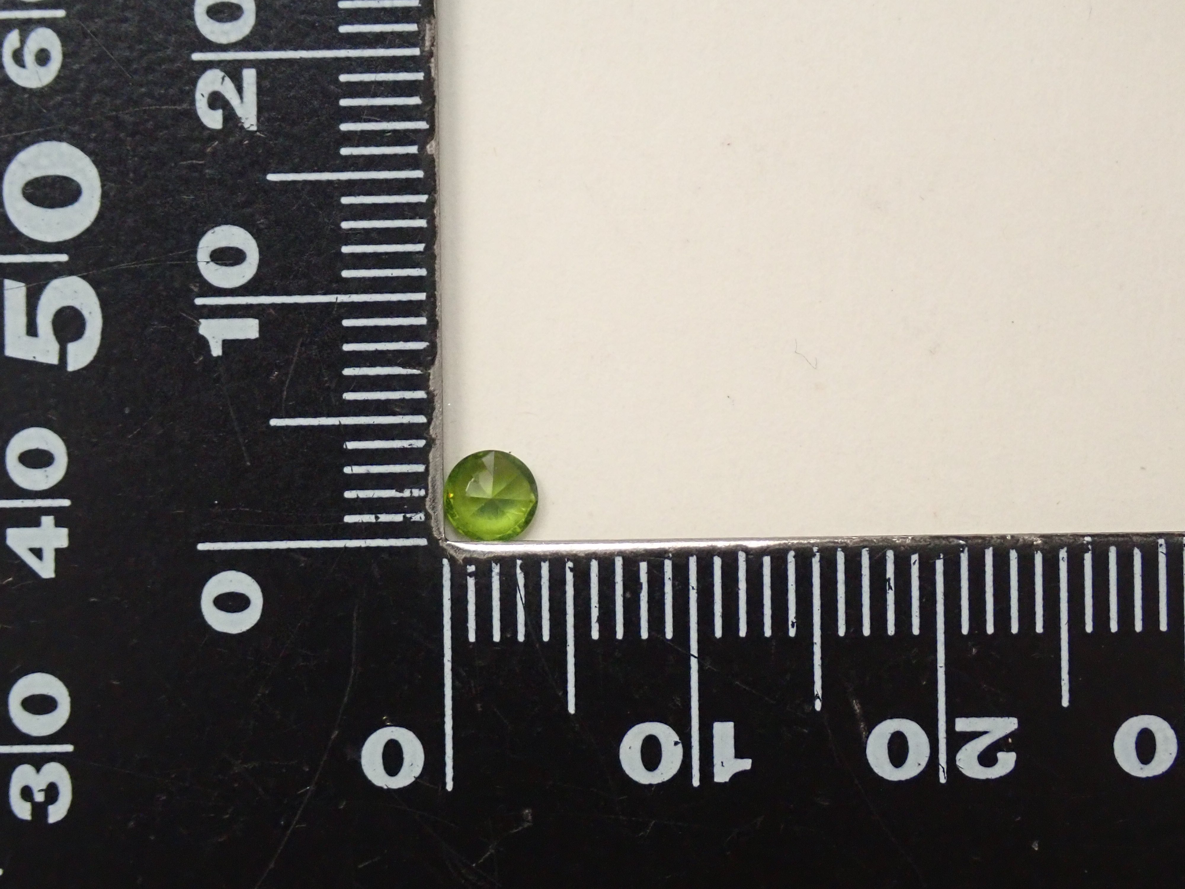 [12560847] Russian Demantoid Garnet (Horsetail) 0.280ct Loose