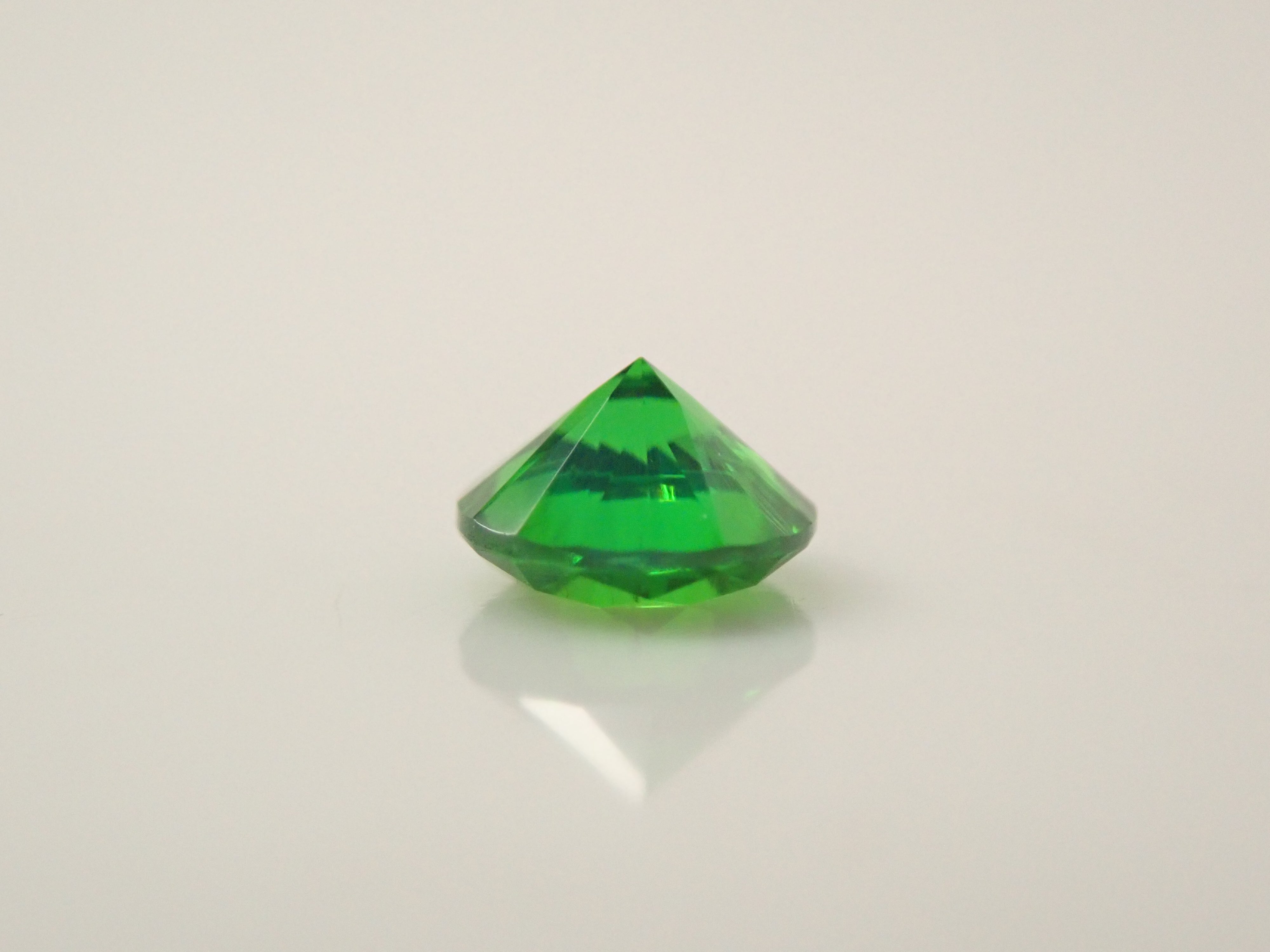 【10/31 22時販売】ロシア産デマントイドガーネット（ホーステール認む） 3.0mm/0.135ctルース