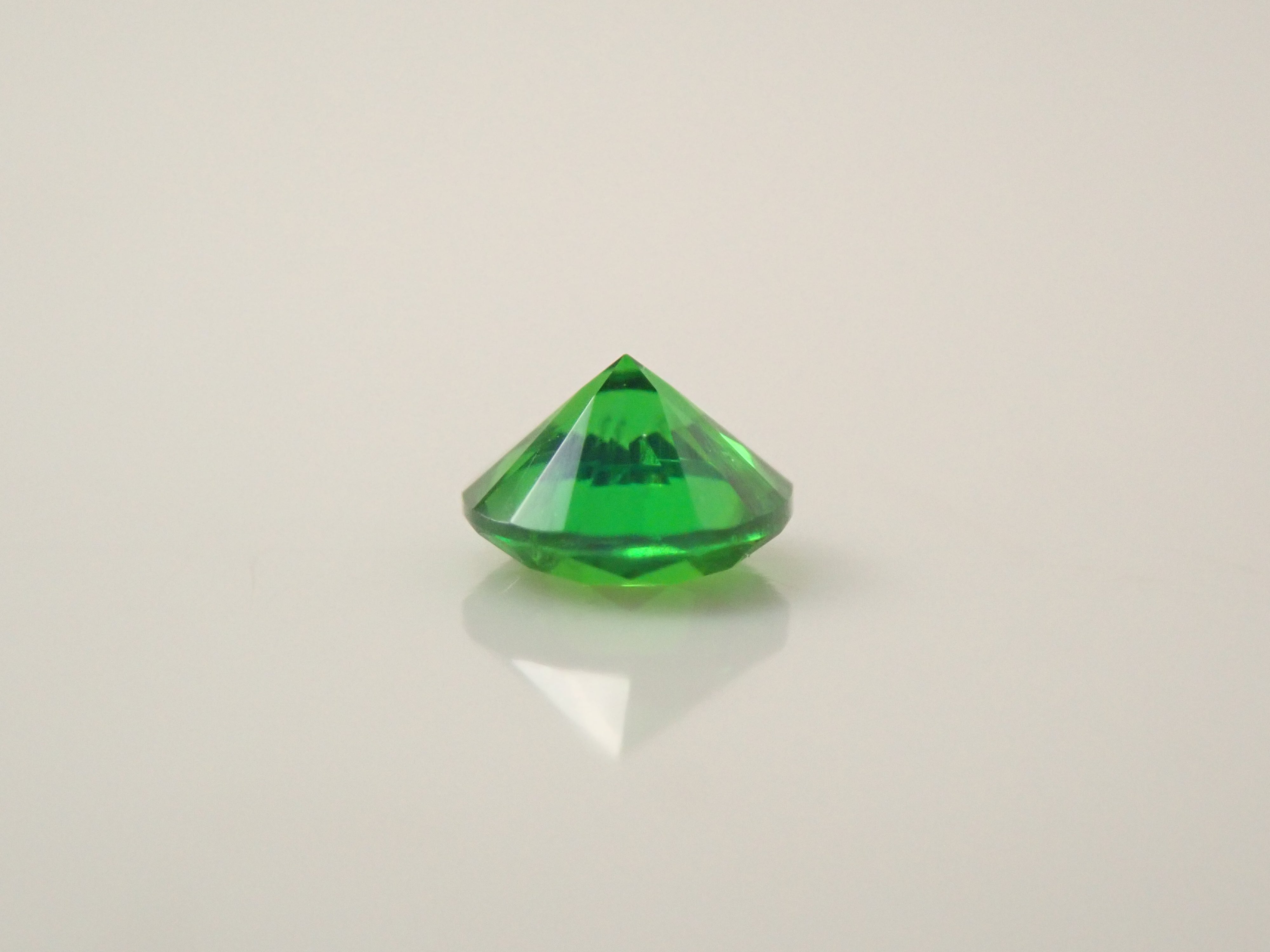 【10/31 22時販売】ロシア産デマントイドガーネット（ホーステール認む） 3.0mm/0.135ctルース