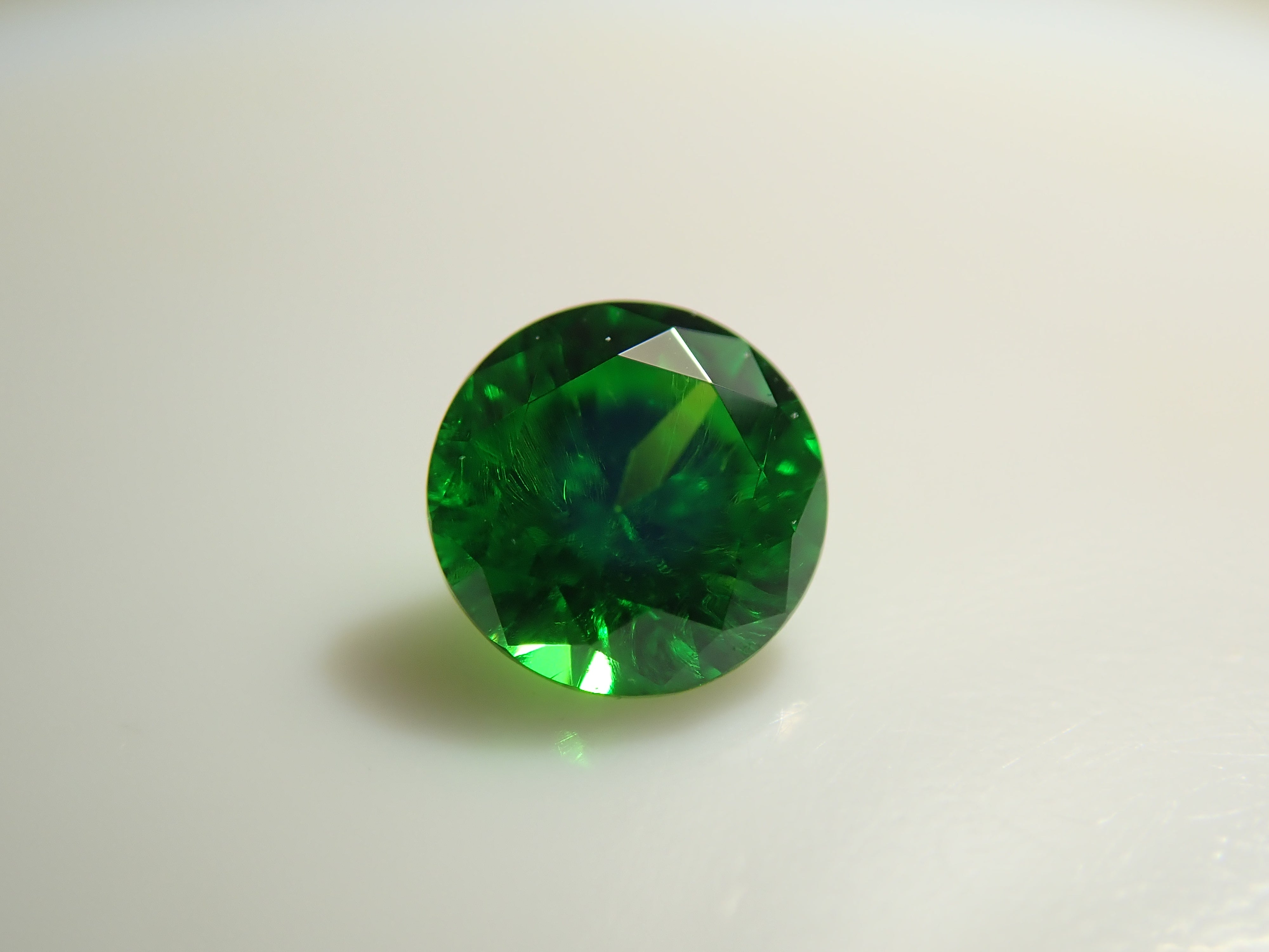 【10/31 22時販売】ロシア産デマントイドガーネット（ホーステール認む） 3.0mm/0.135ctルース