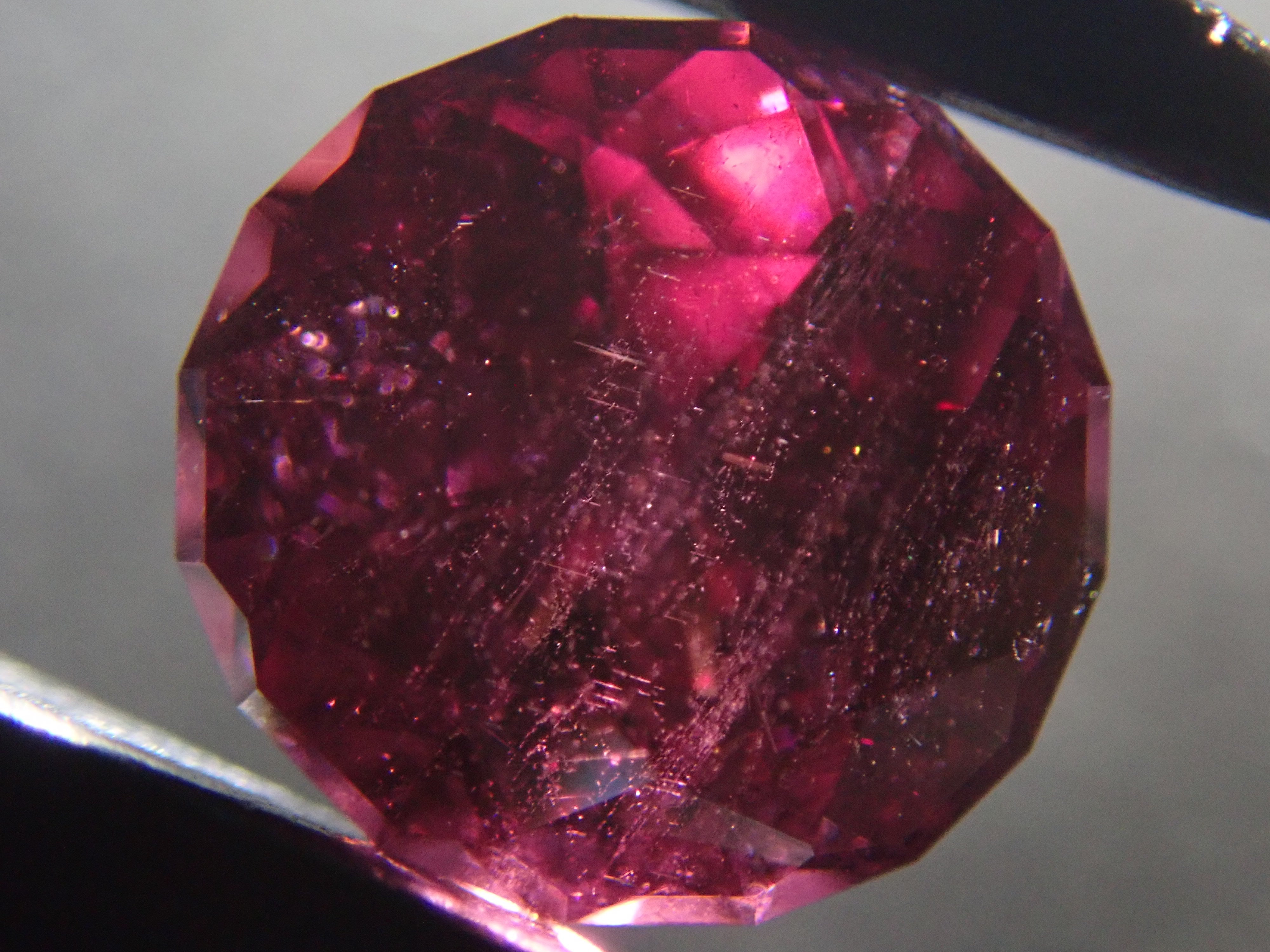 [12557701] Rhodolite Garnet 0.703ct Loose Stone