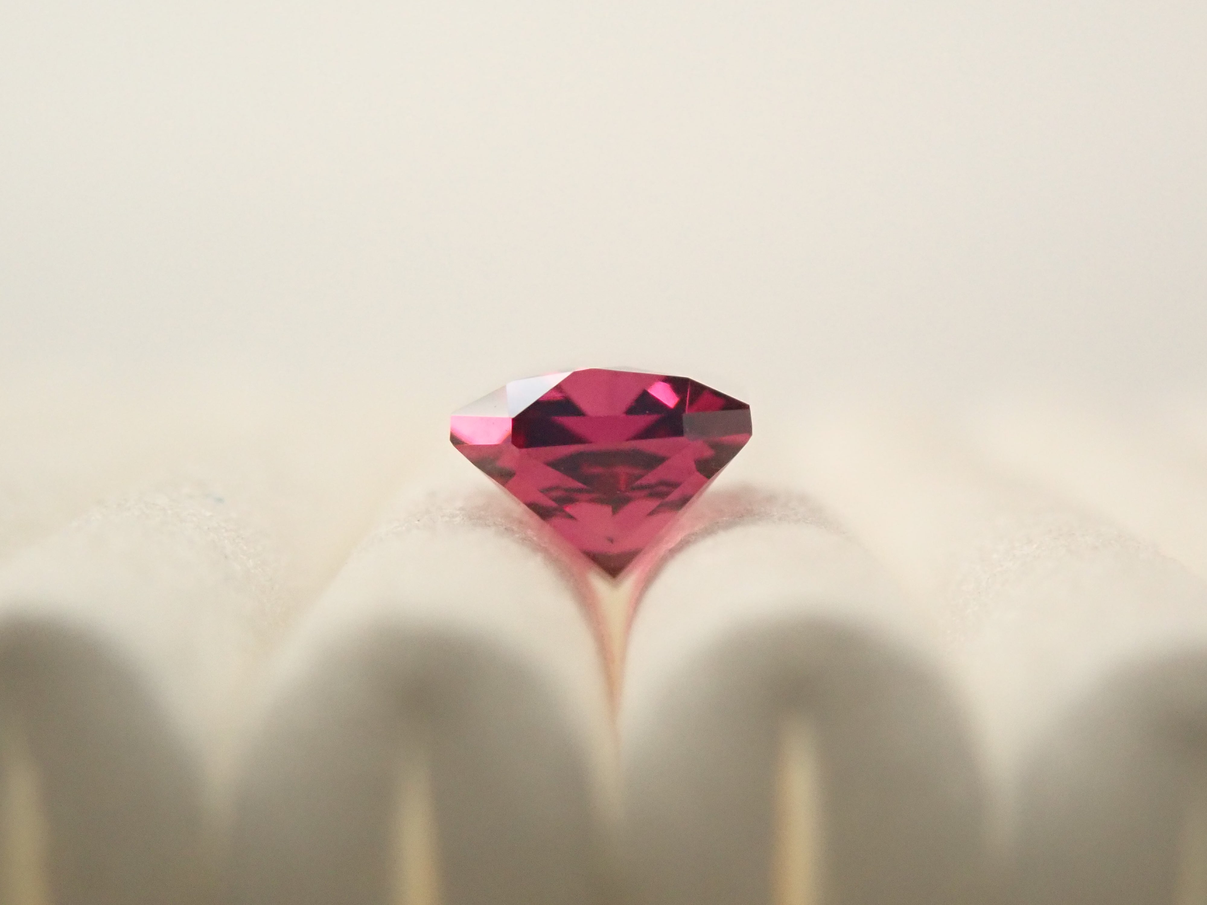 [12557702] Rhodolite Garnet 0.913ct Loose Stone