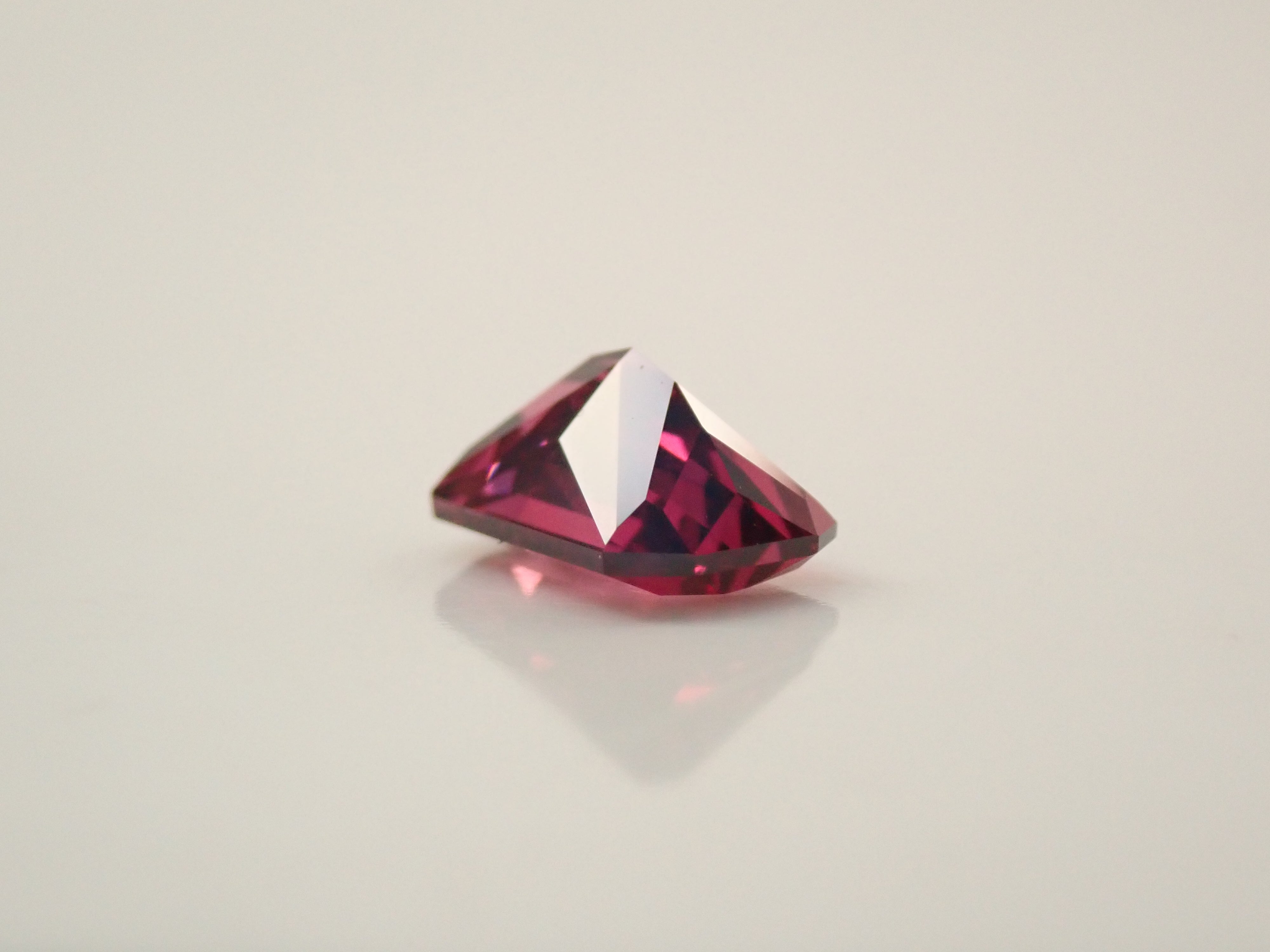 [12557702] Rhodolite Garnet 0.913ct Loose Stone