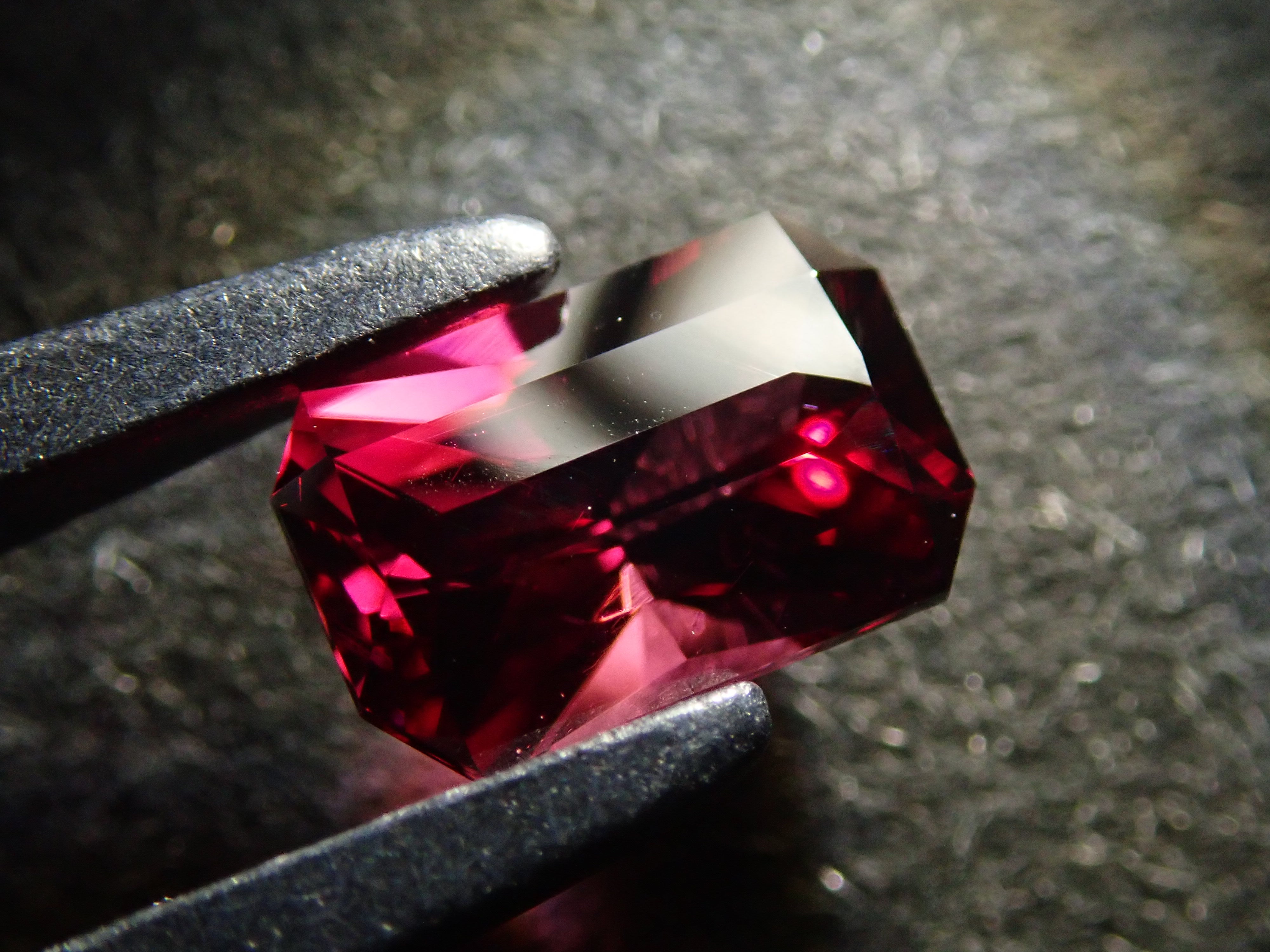 [12557702] Rhodolite Garnet 0.913ct Loose Stone