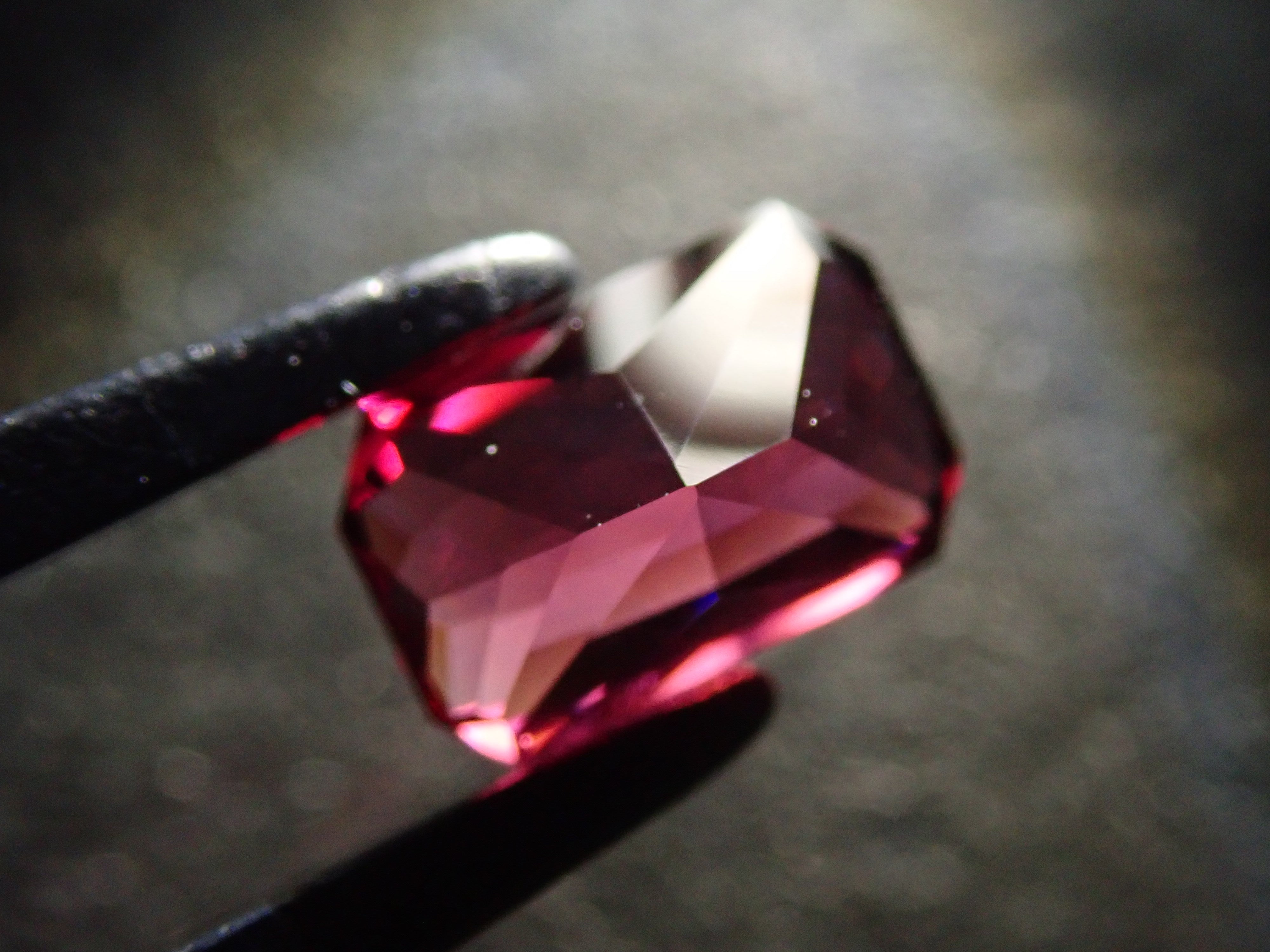 [12557702] Rhodolite Garnet 0.913ct Loose Stone