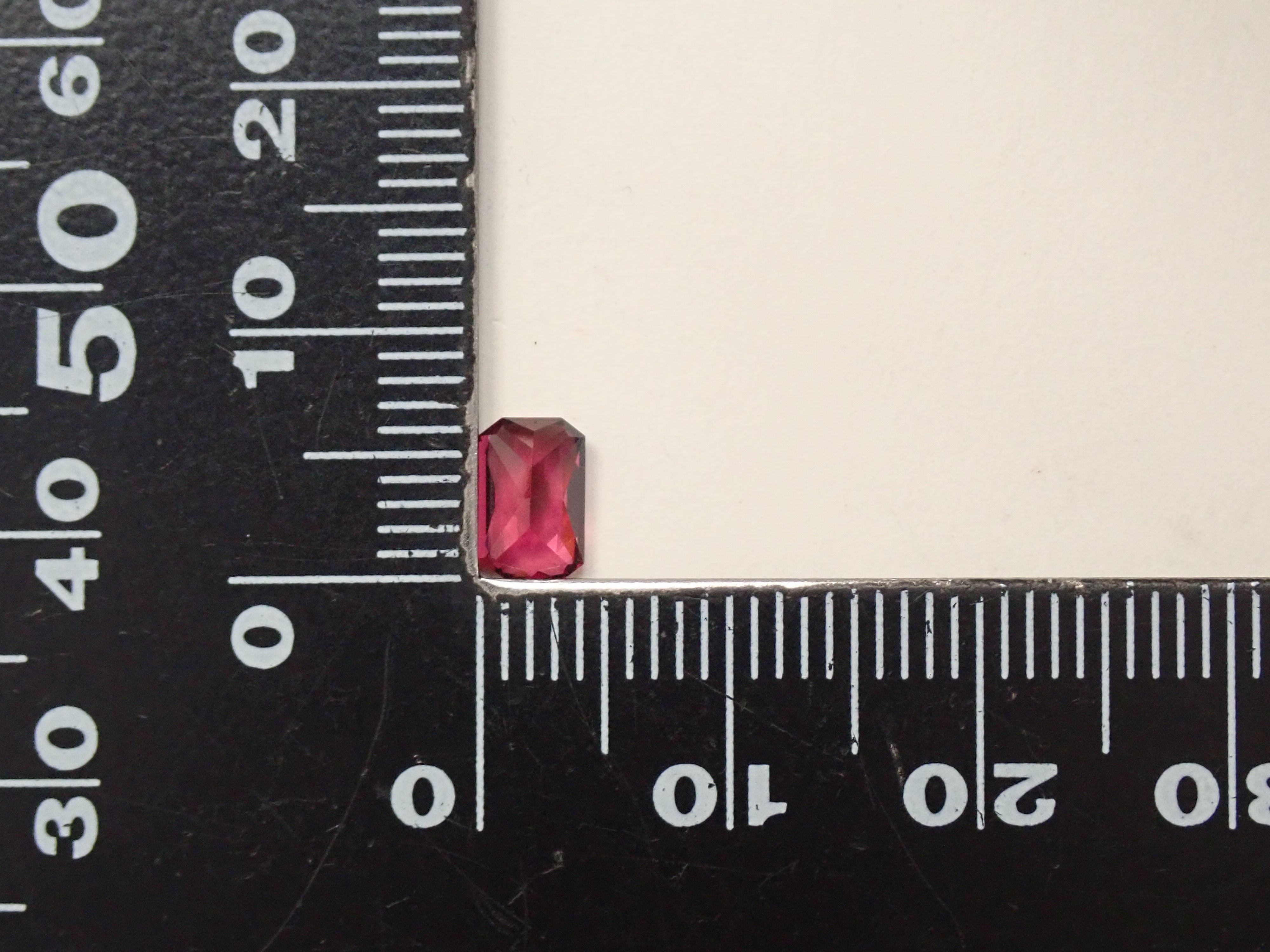 [12557702] Rhodolite Garnet 0.913ct Loose Stone