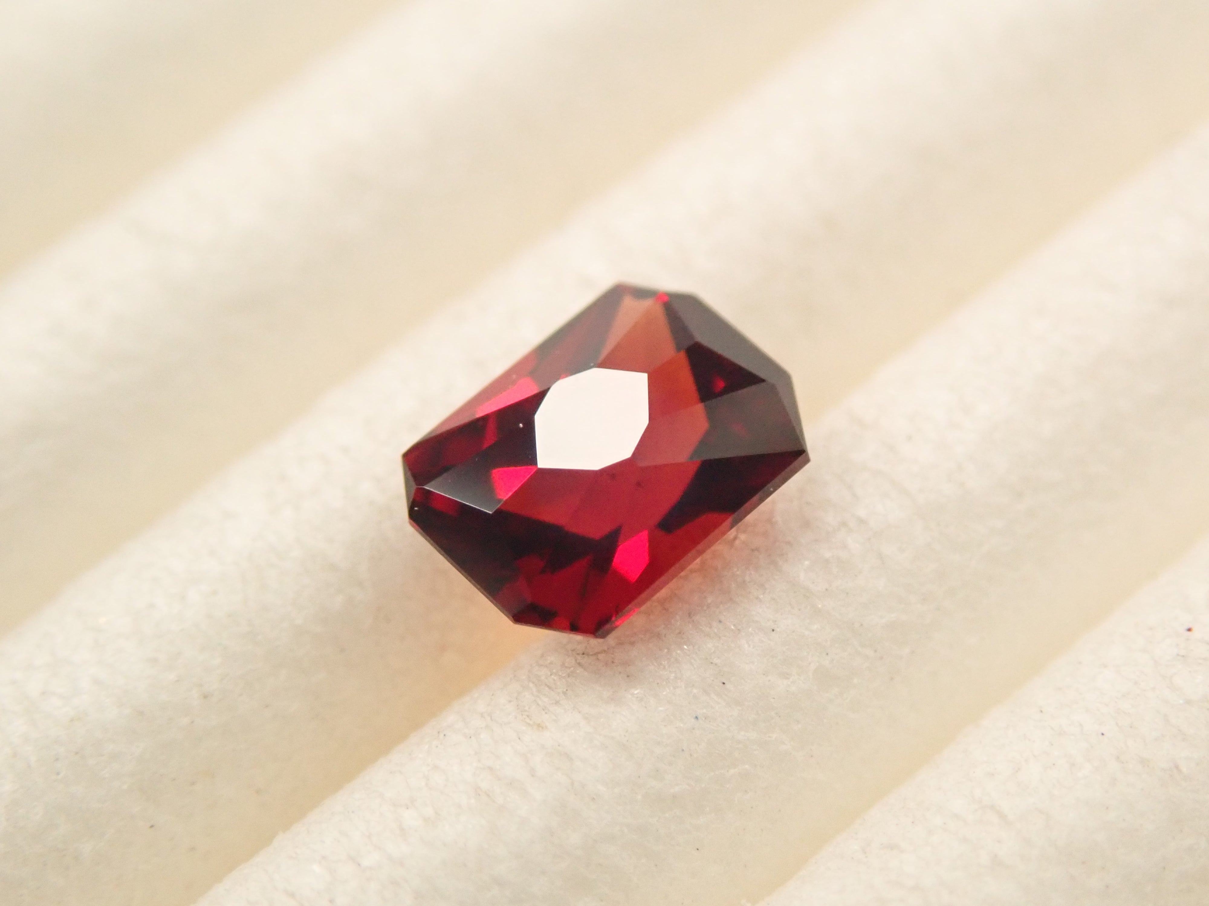 [12557705] Almandine Garnet 0.348ct Loose Stone
