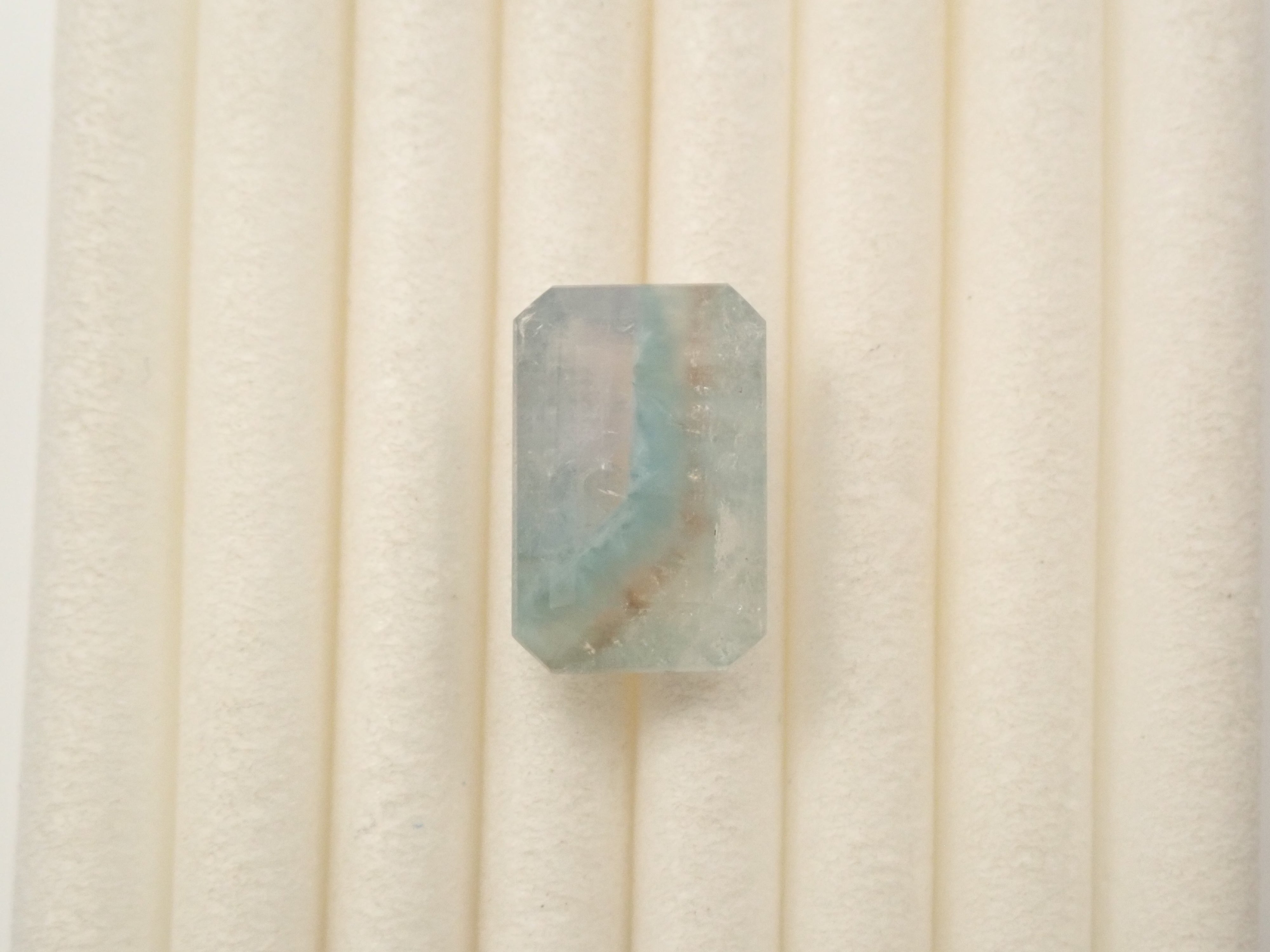 【11月22日晚間10點開賣】巴西美杜莎石英（帕拉伊巴石英）2.383克拉裸石