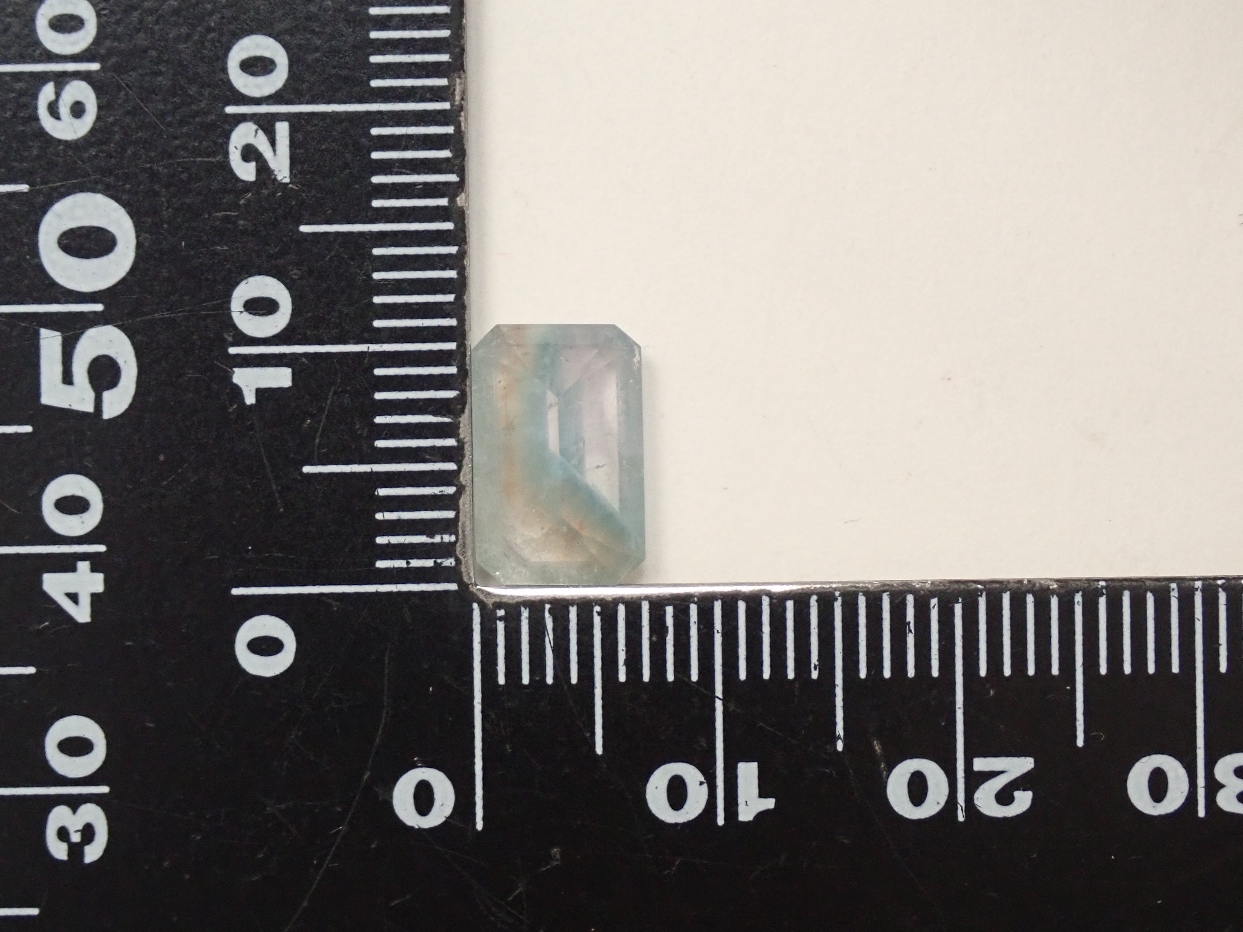 【11月22日晚間10點開賣】巴西美杜莎石英（帕拉伊巴石英）2.383克拉裸石