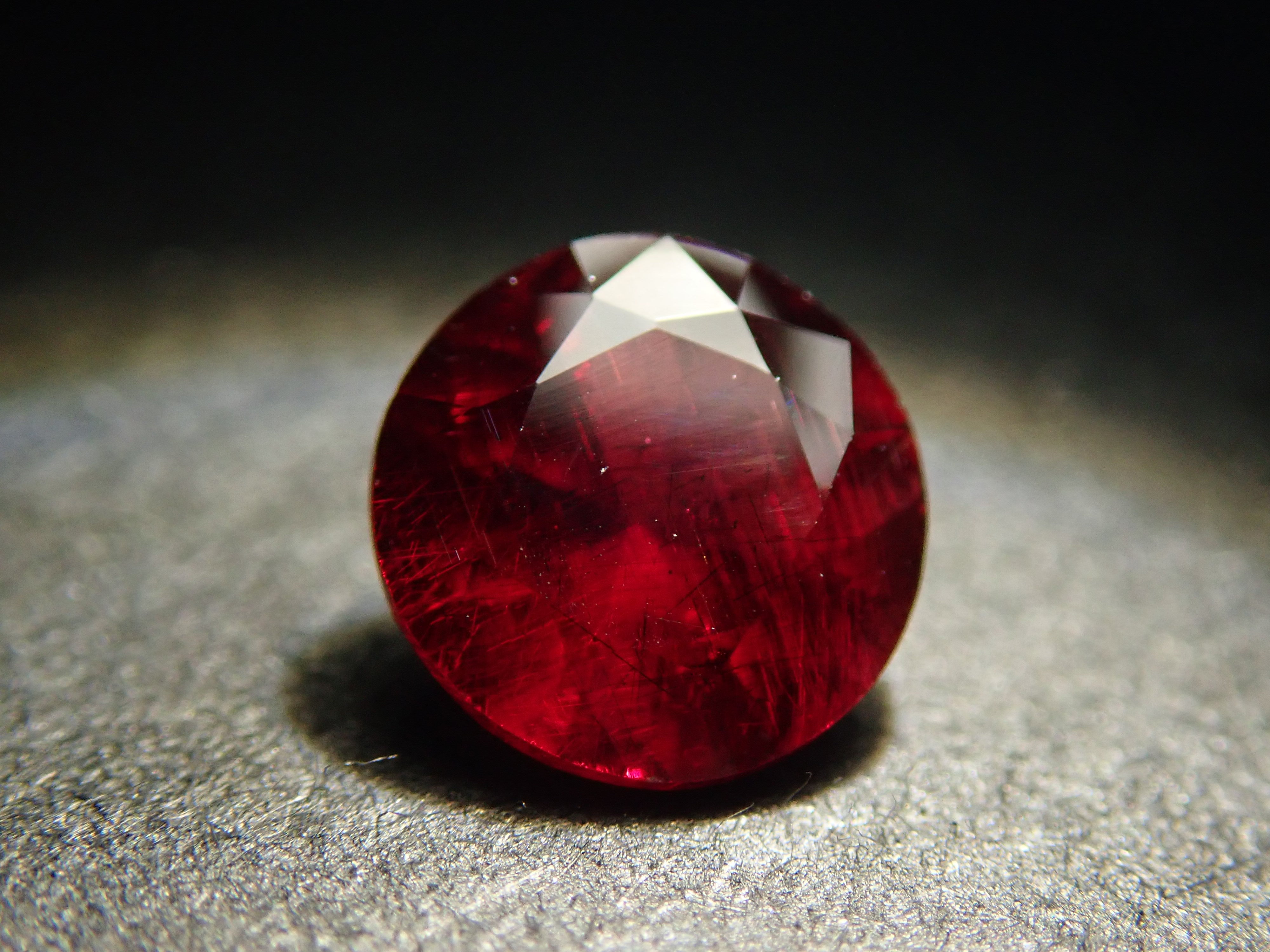 [12558104] American Anthill Garnet 0.410ct Loose