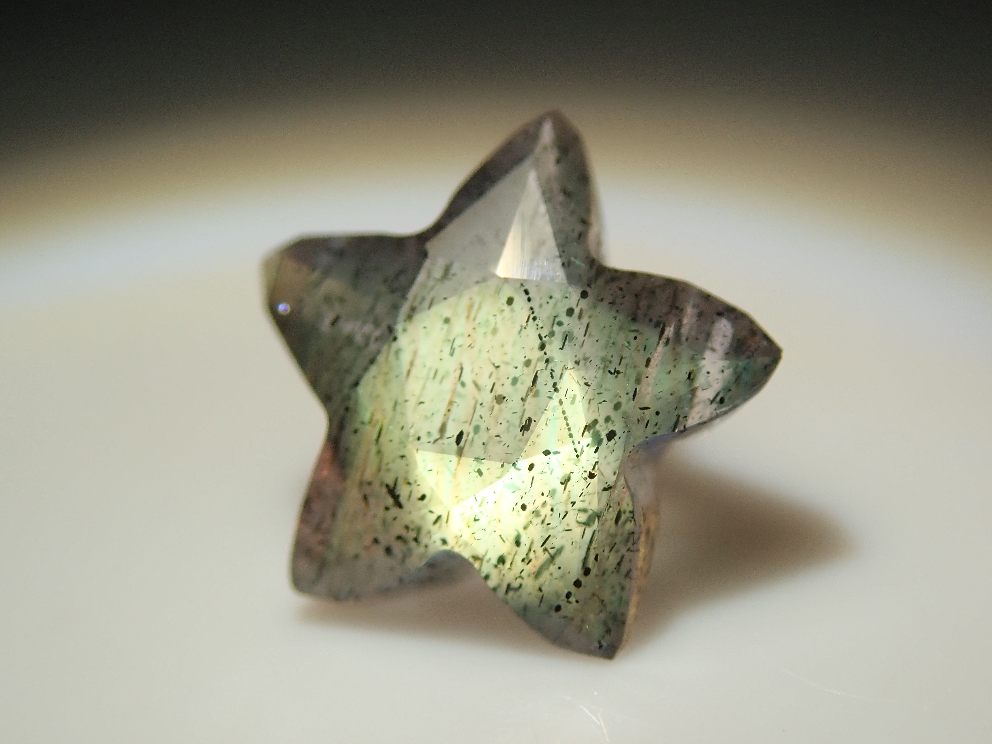 【11/3 22時販売】マダガスカル産ラブラドライト 0.903ctルース