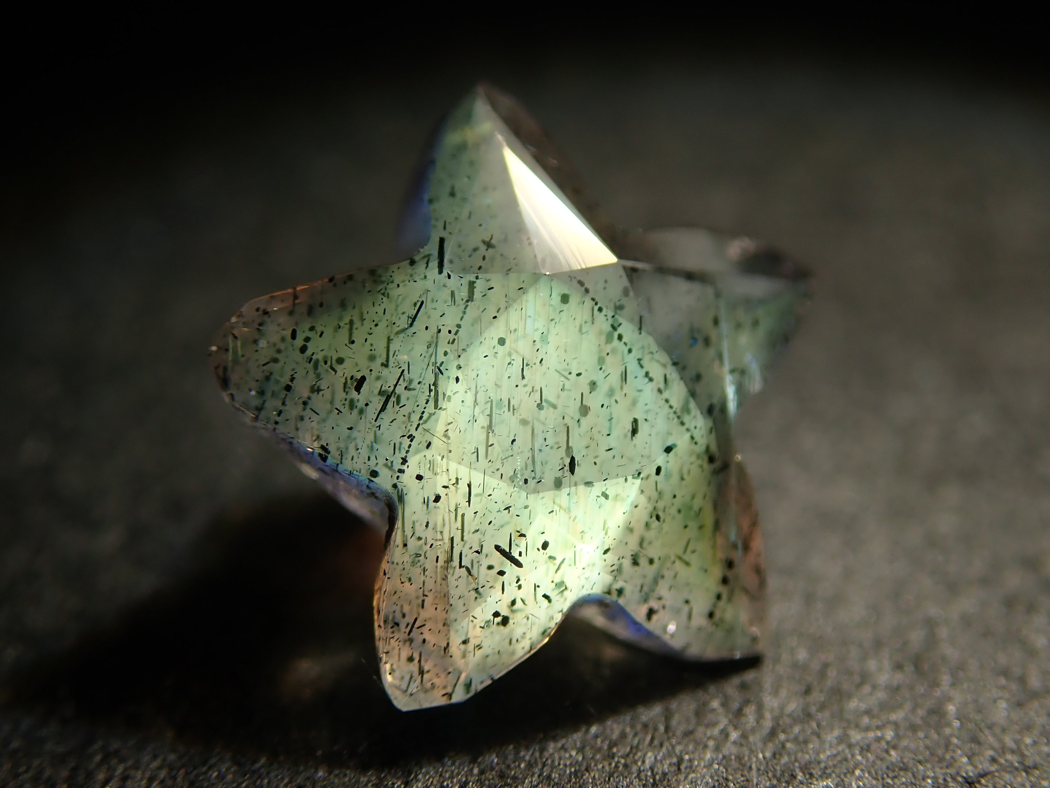 【11/3 22時販売】マダガスカル産ラブラドライト 0.903ctルース