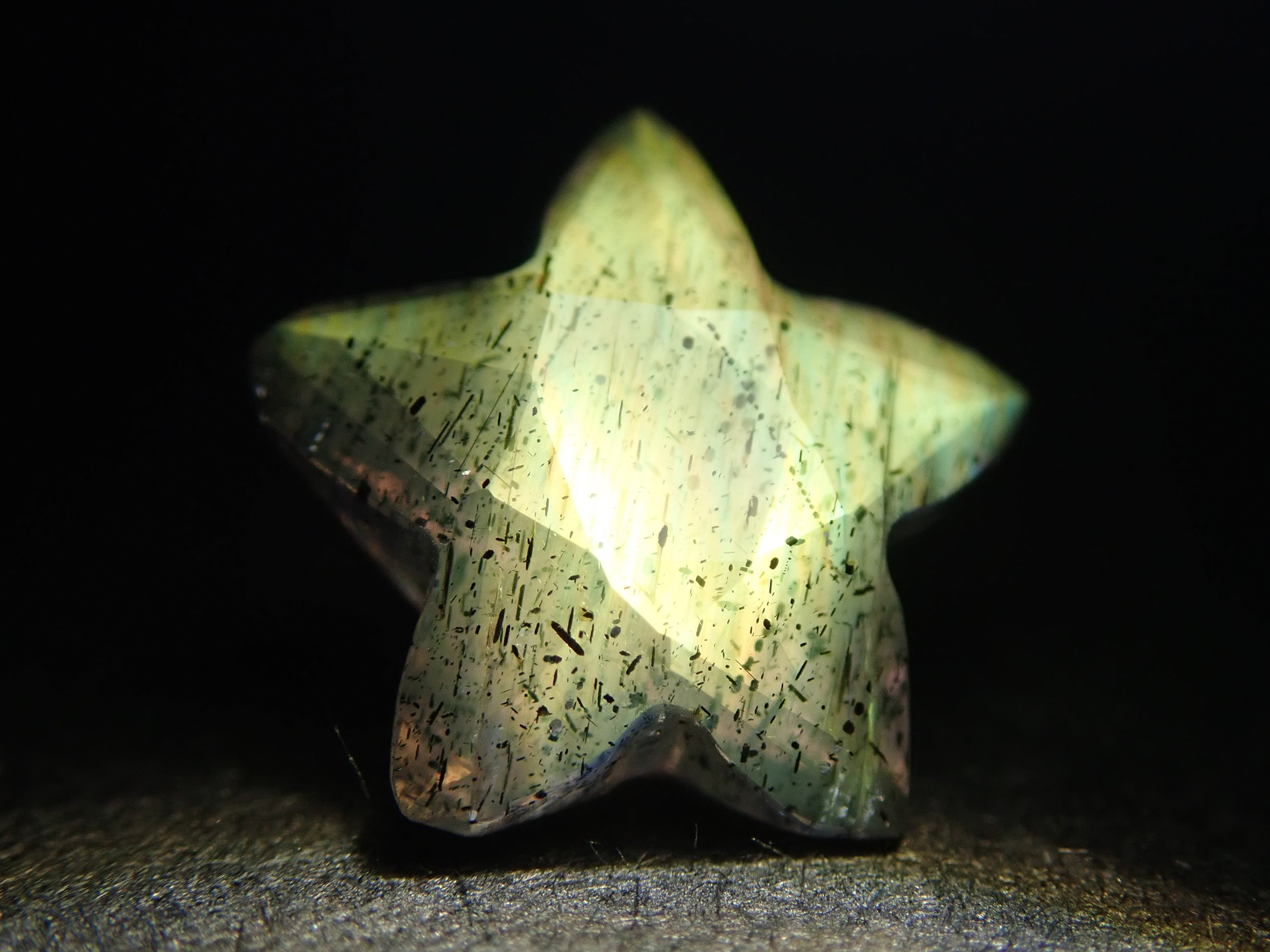 【11/3 22時販売】マダガスカル産ラブラドライト 0.903ctルース