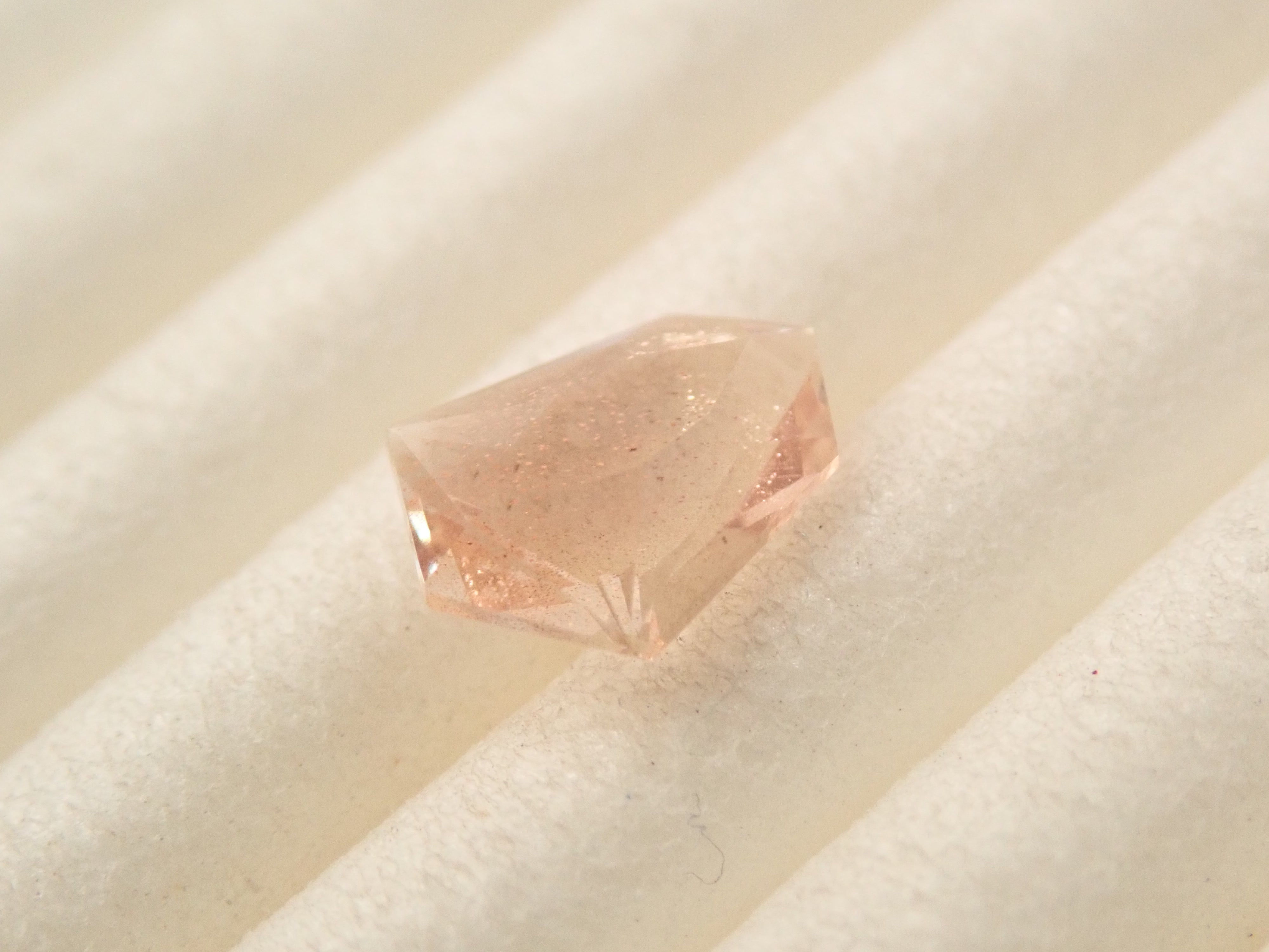 【11/3 22時販売】アメリカ産オレゴンサンストーン 0.478ctルース