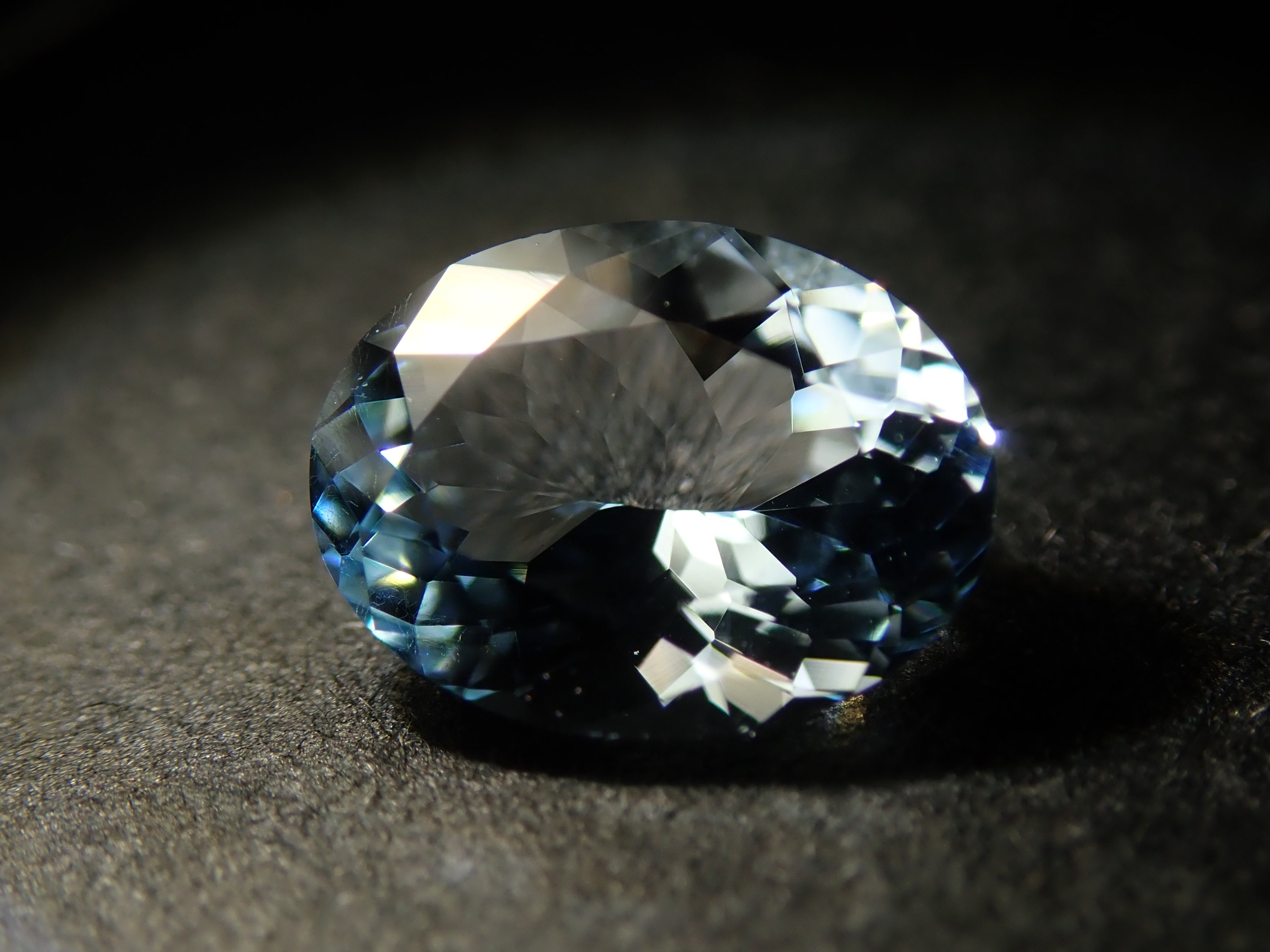 ベトナム産アクアマリン 0.729ctルース