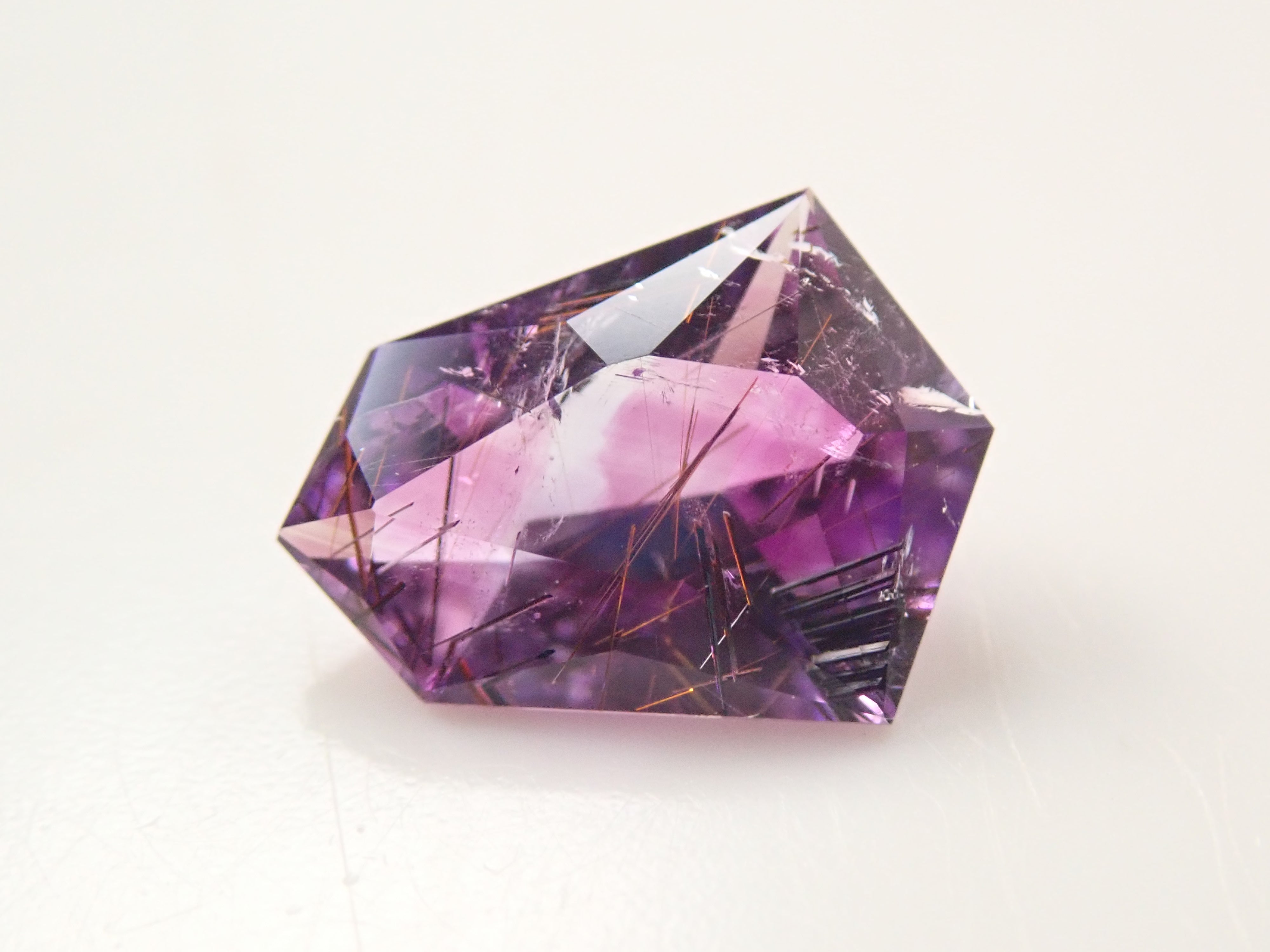 ブラジル産エレスチャルアメジスト 0.762ctルース