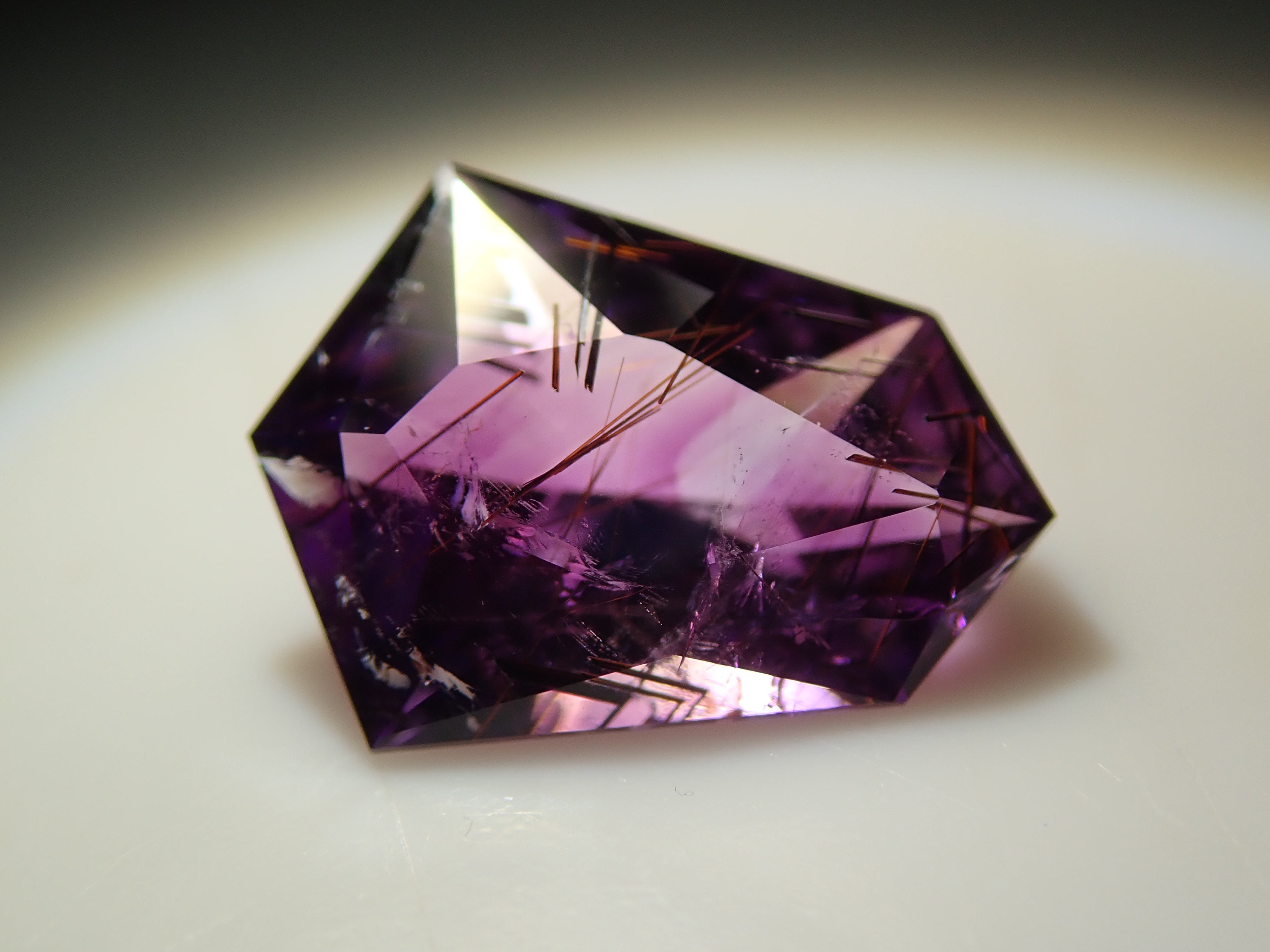 ブラジル産エレスチャルアメジスト 0.762ctルース