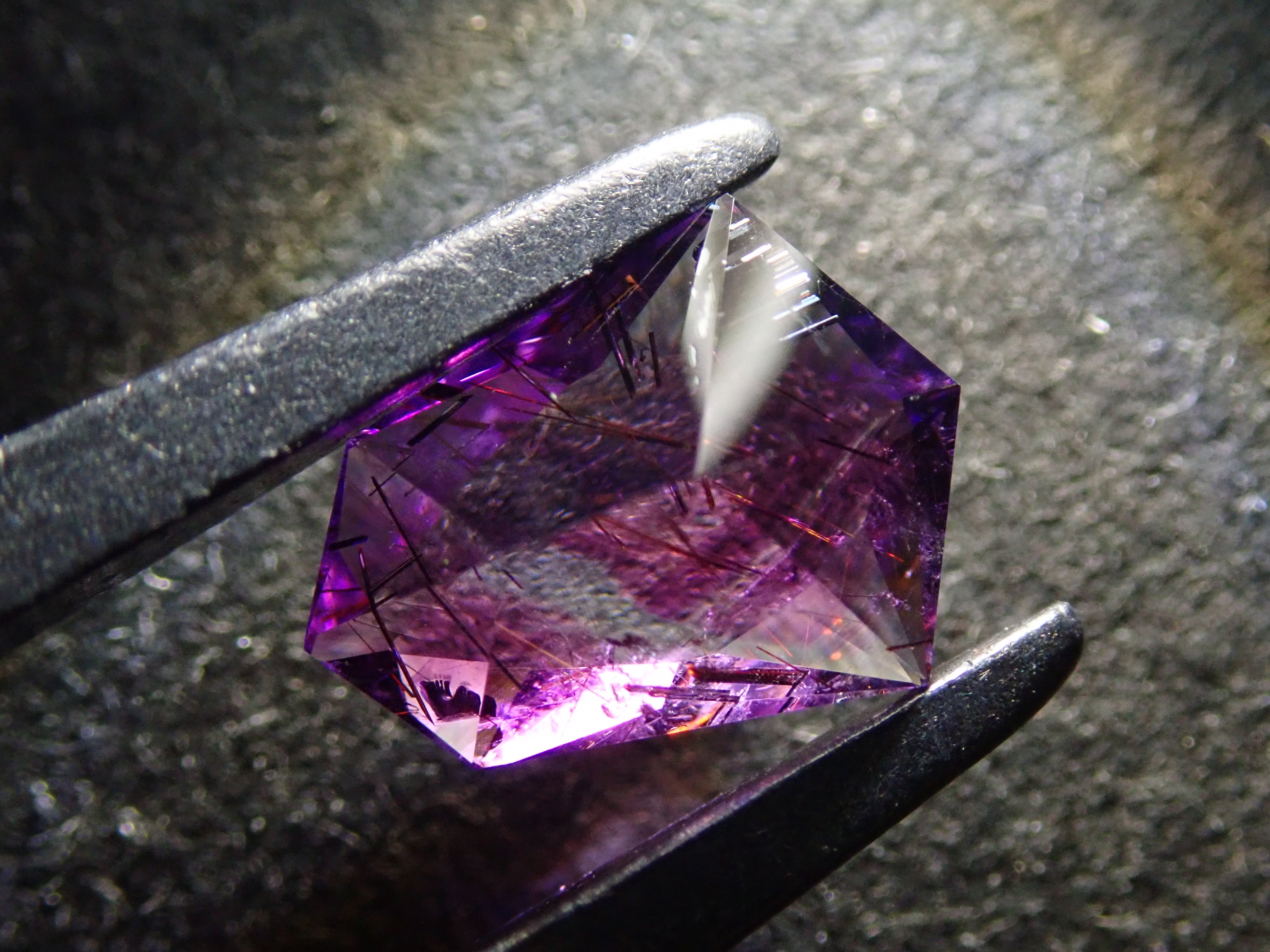 ブラジル産エレスチャルアメジスト 0.762ctルース