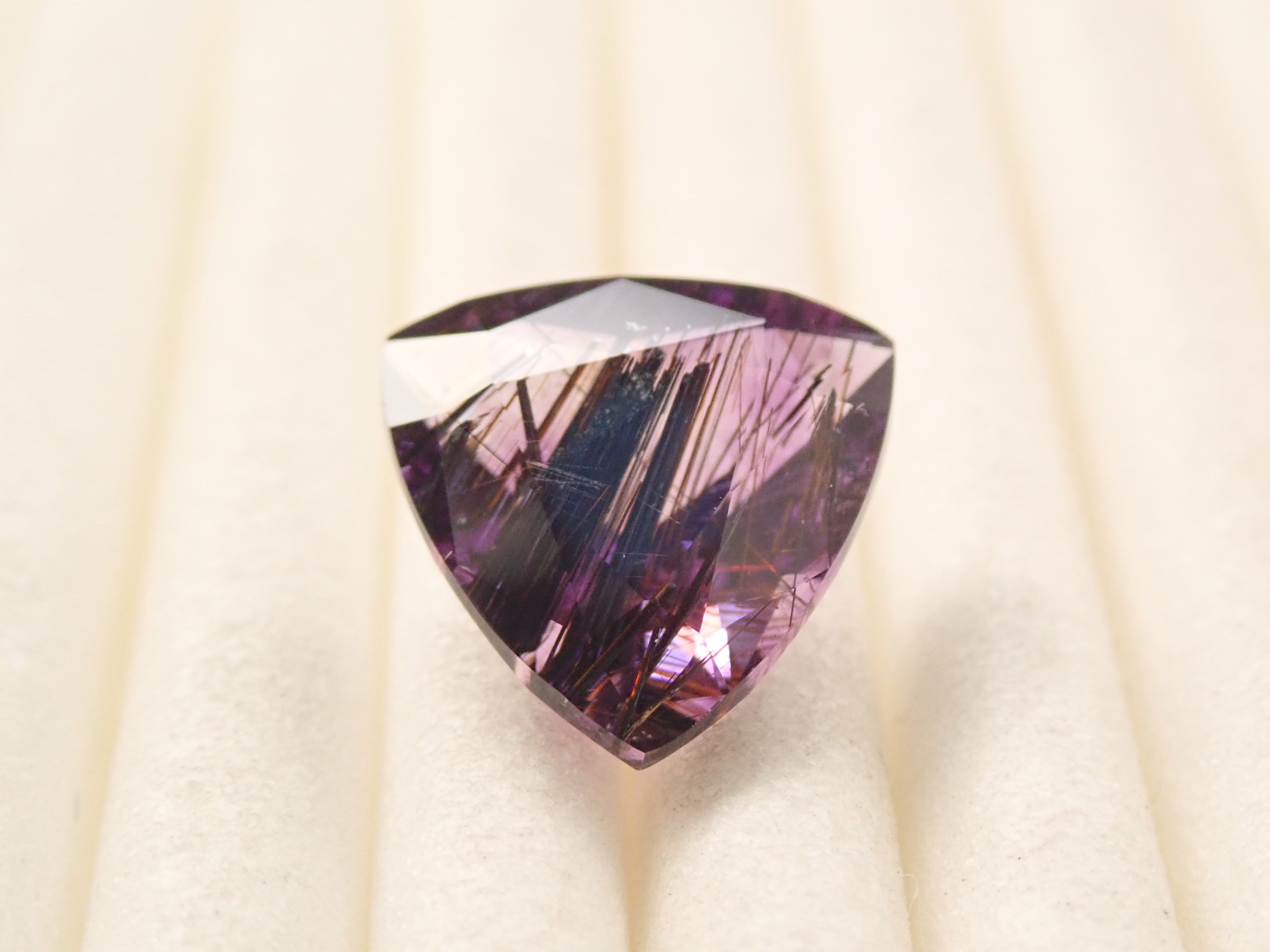 ブラジル産エレスチャルアメジスト 1.891ctルース