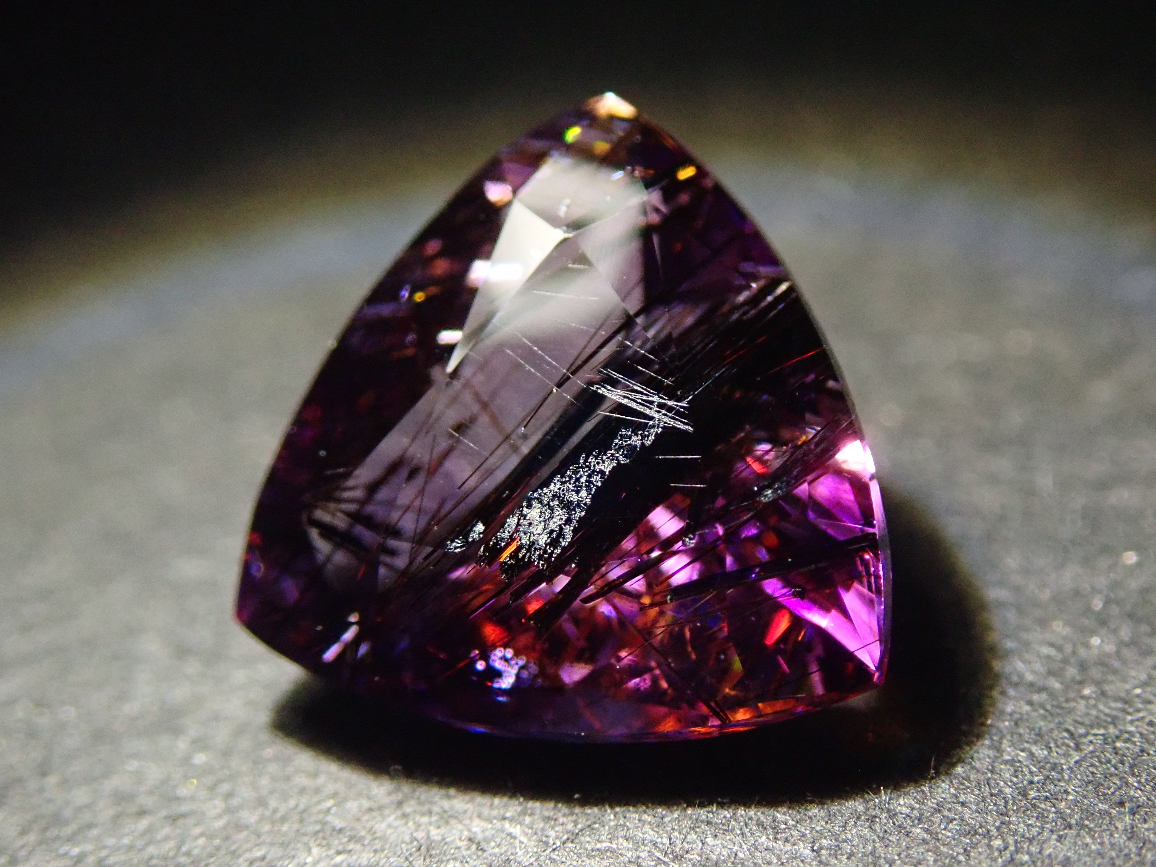 ブラジル産エレスチャルアメジスト 1.891ctルース