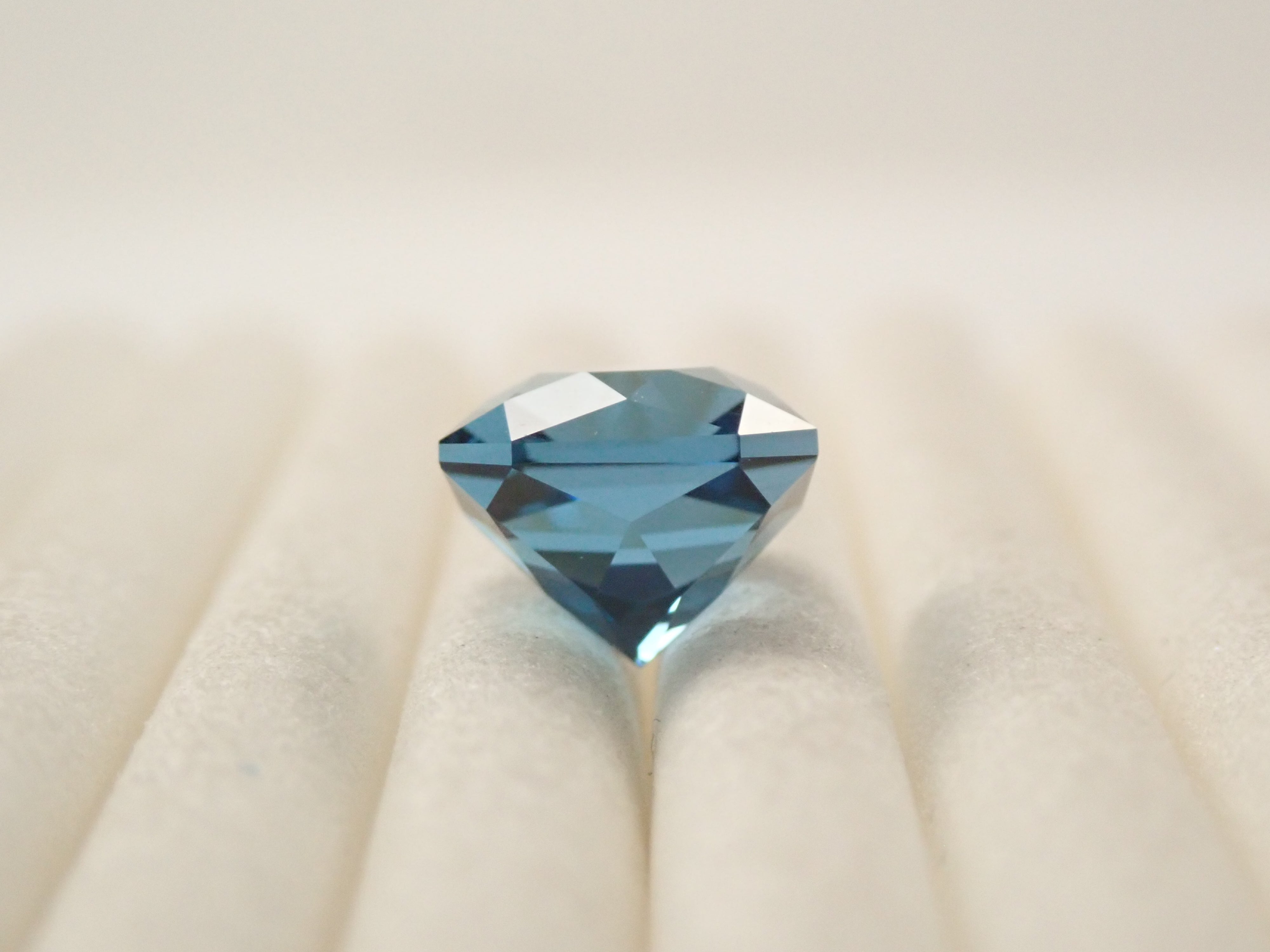 [11/1 22:00 Sale] Brazilian London Blue Topaz 1.950ct Loose