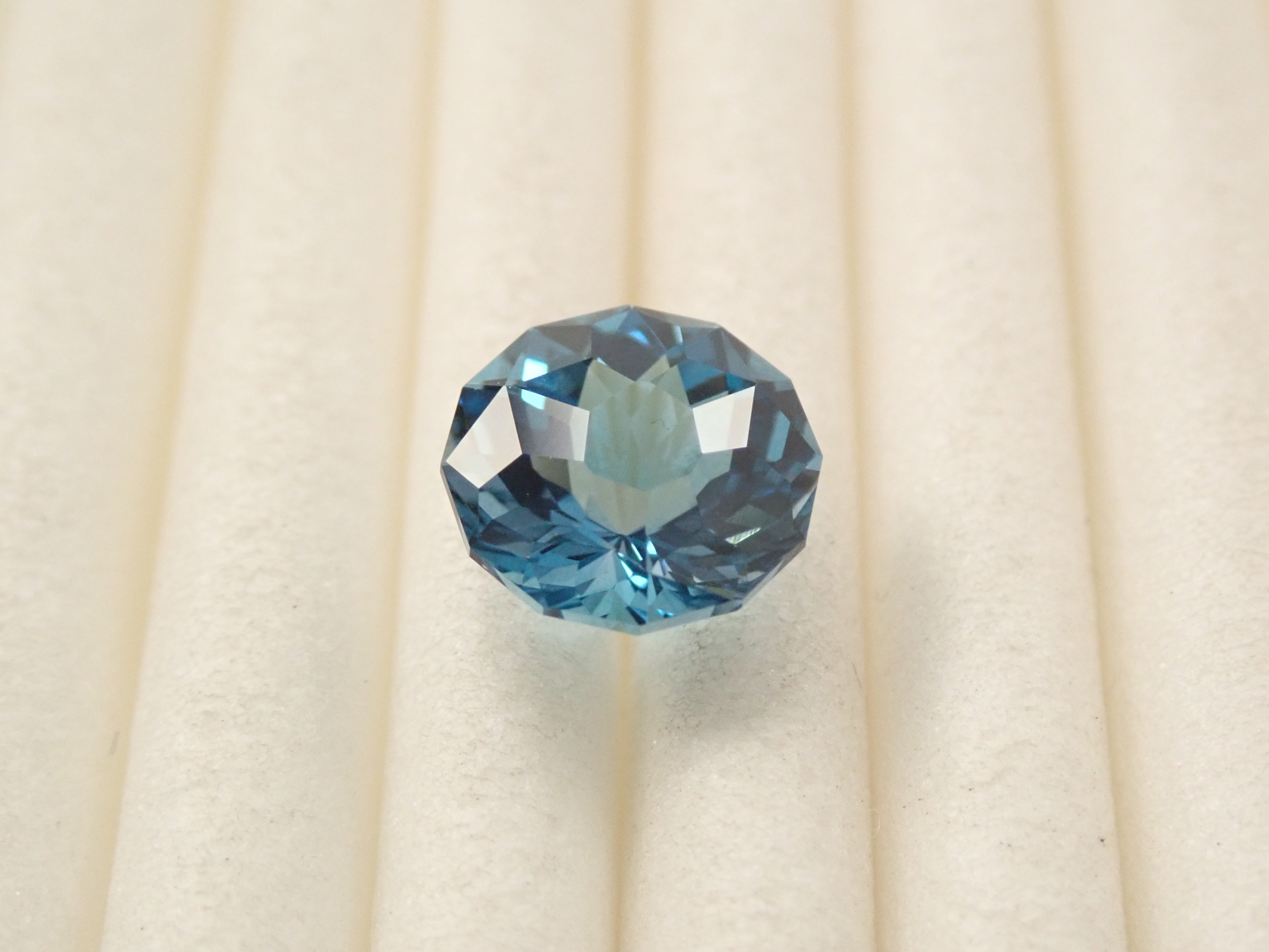 [11/1 22:00 Sale] Brazilian London Blue Topaz 1.281ct Loose