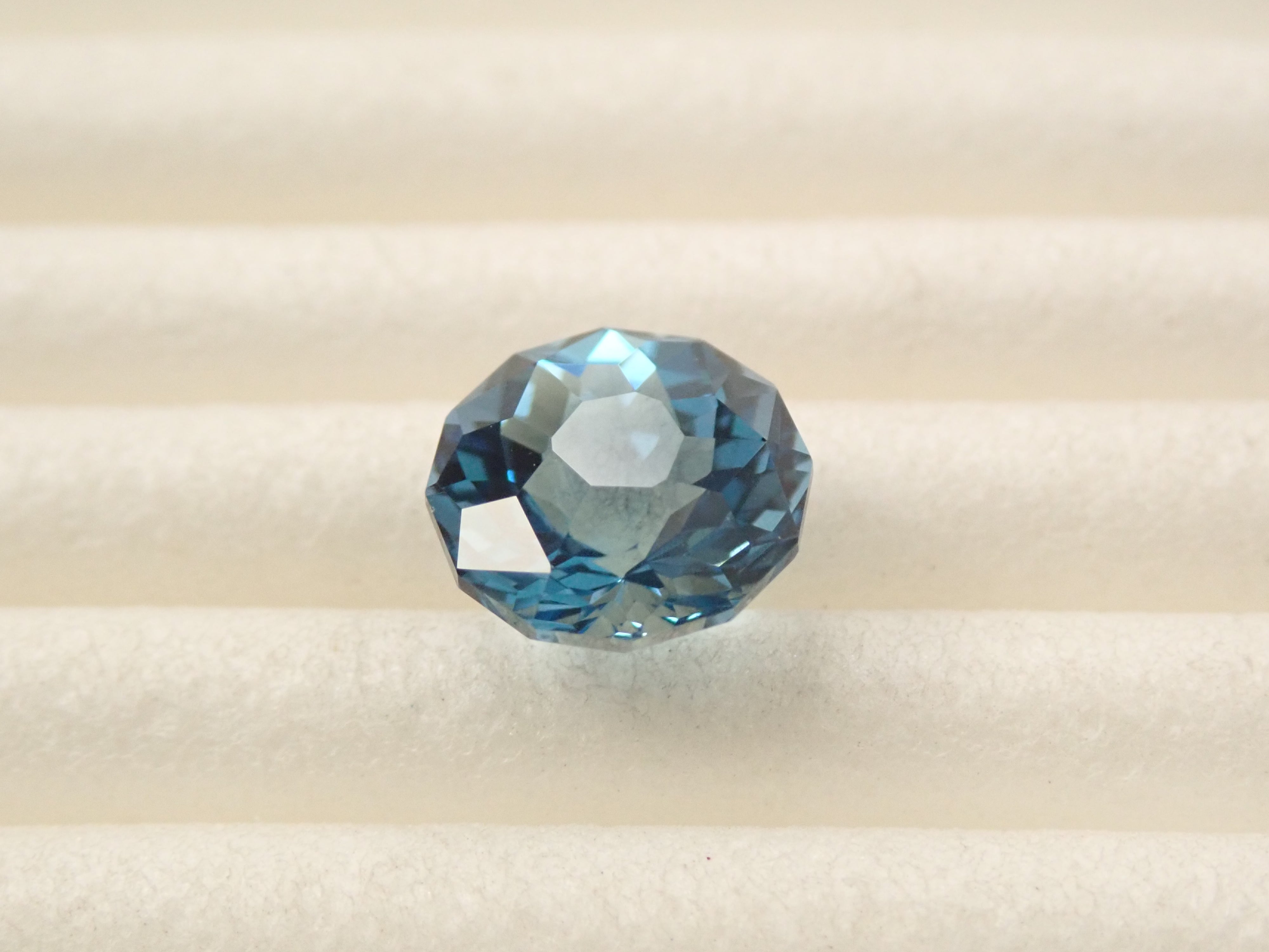 [11/1 22:00 Sale] Brazilian London Blue Topaz 1.281ct Loose