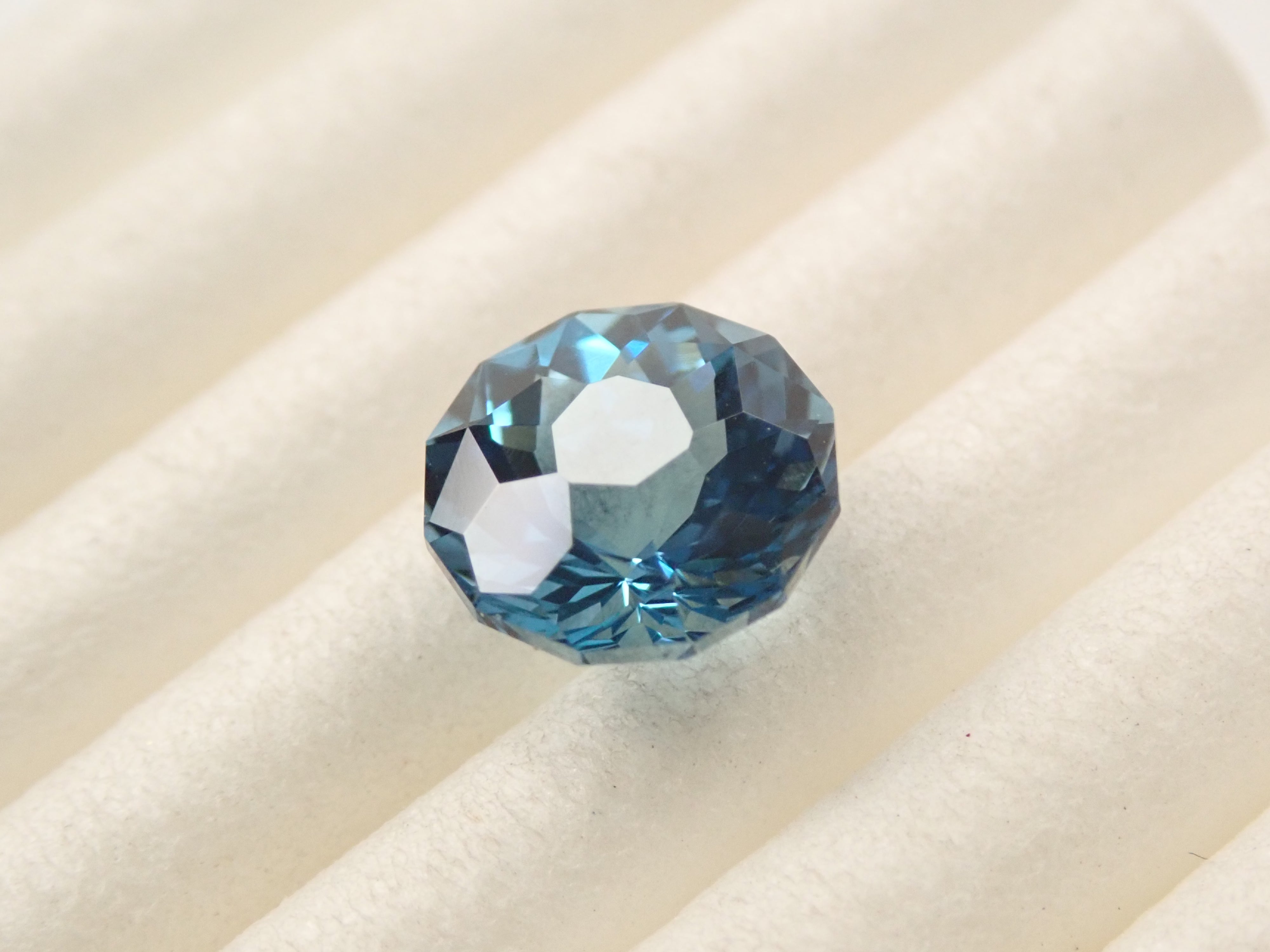 [11/1 22:00 Sale] Brazilian London Blue Topaz 1.281ct Loose