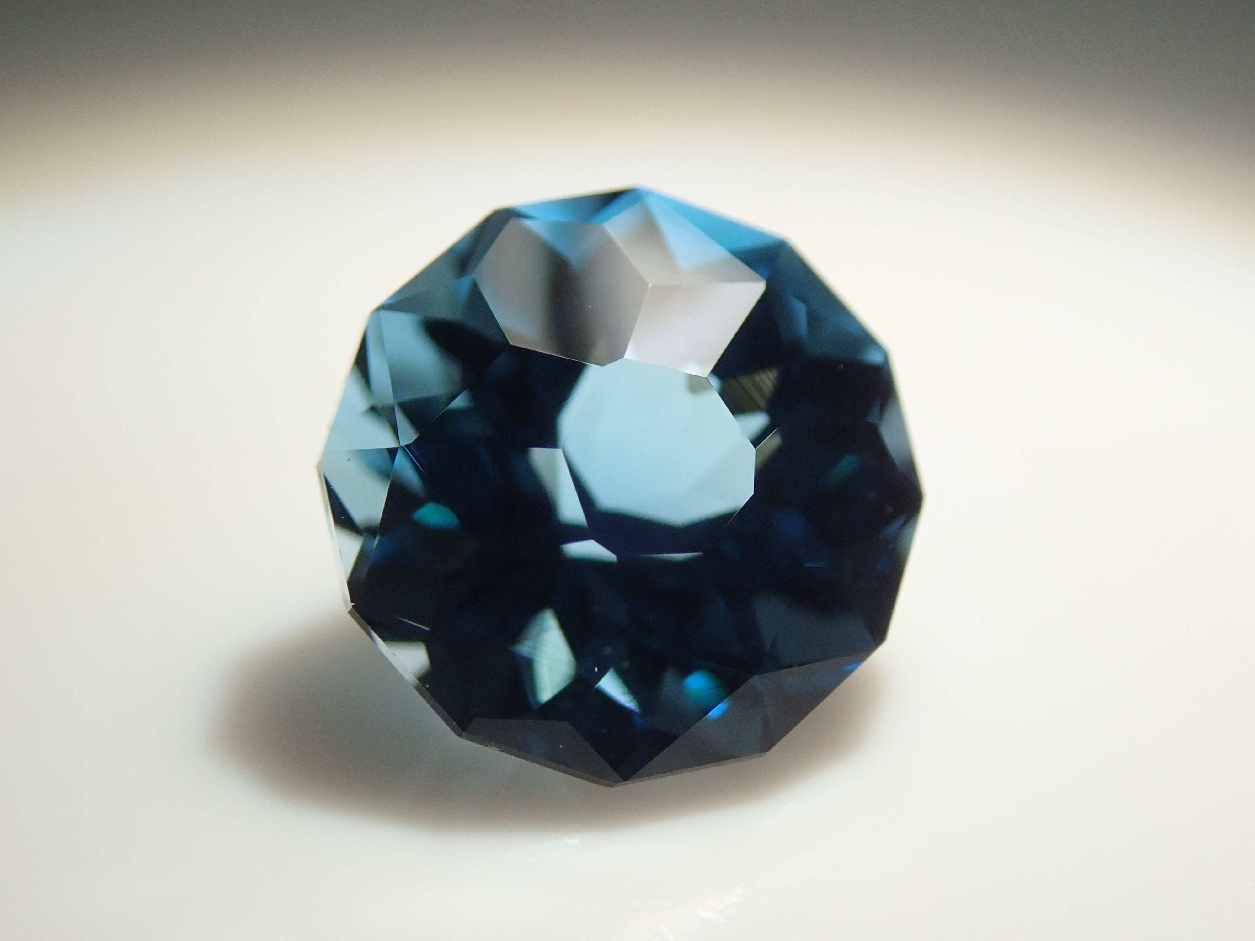 [11/1 22:00 Sale] Brazilian London Blue Topaz 1.281ct Loose