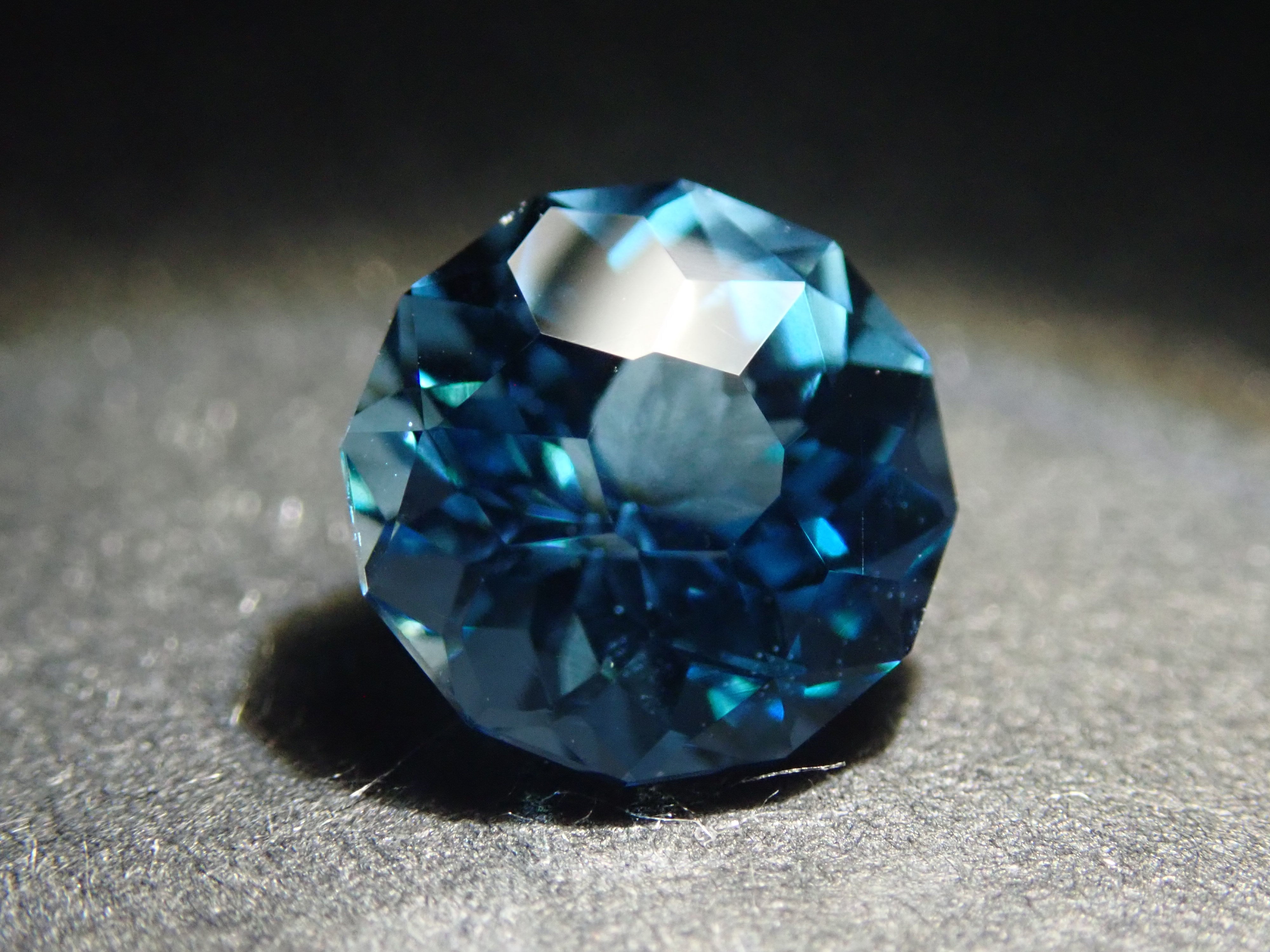 [11/1 22:00 Sale] Brazilian London Blue Topaz 1.281ct Loose