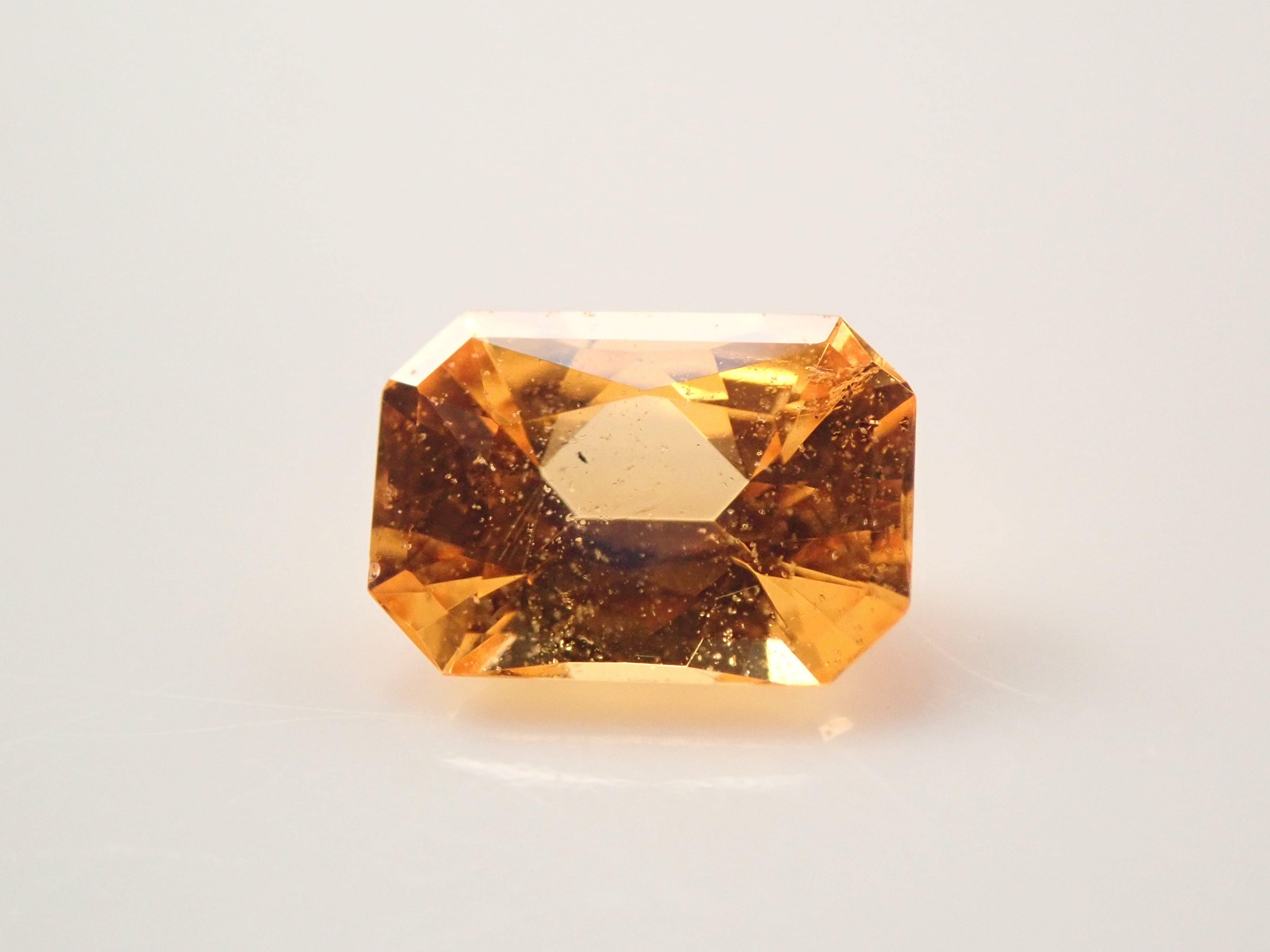 [11/1 22:00 拍賣] 坦尚尼亞錳鋁榴石 0.383 克拉裸石