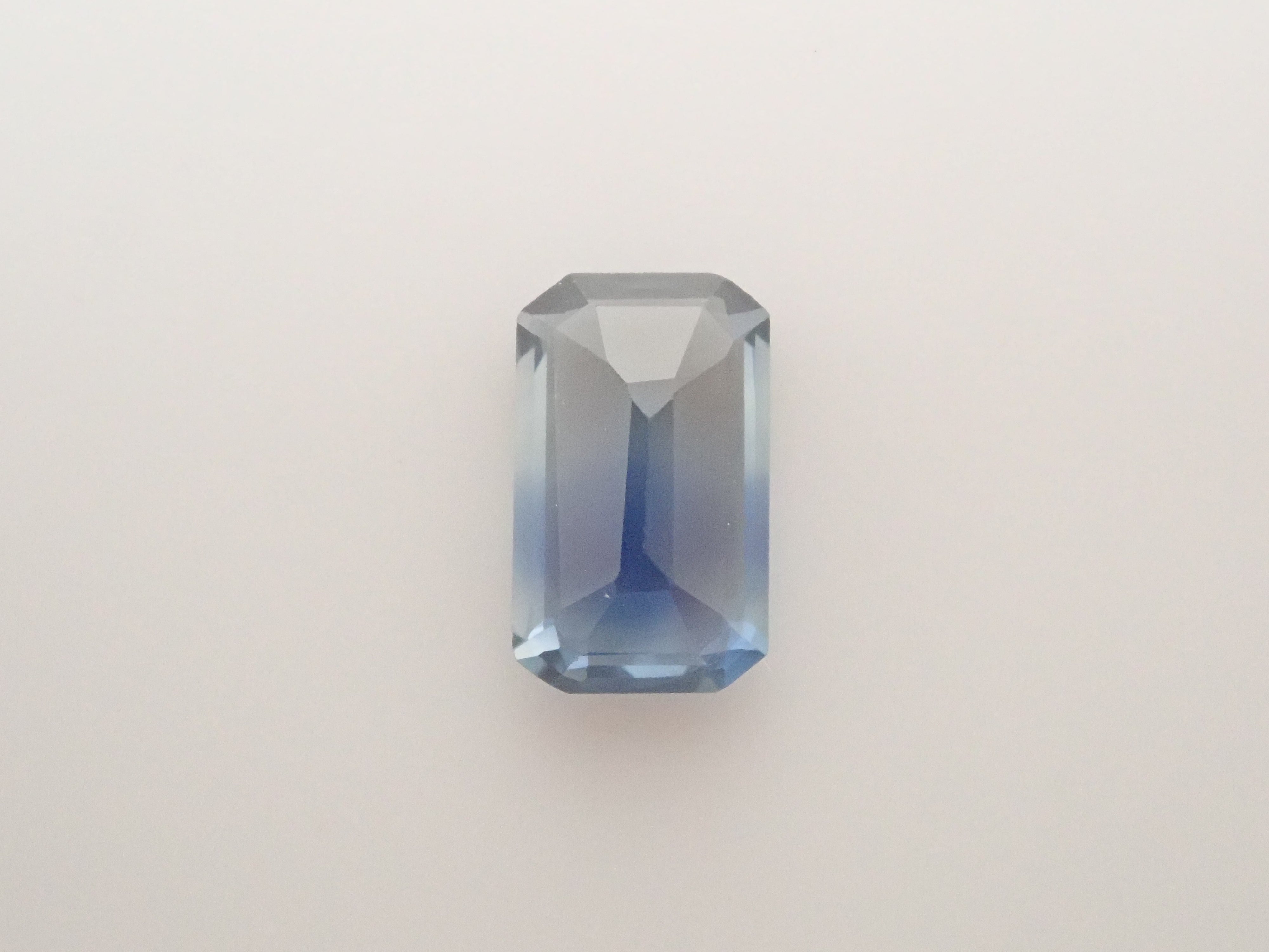 サファイア　4.524ct ルース　ソーティング付き 12557437掲載】マダガスカル産バイカラーサファイア 0.324ctルース