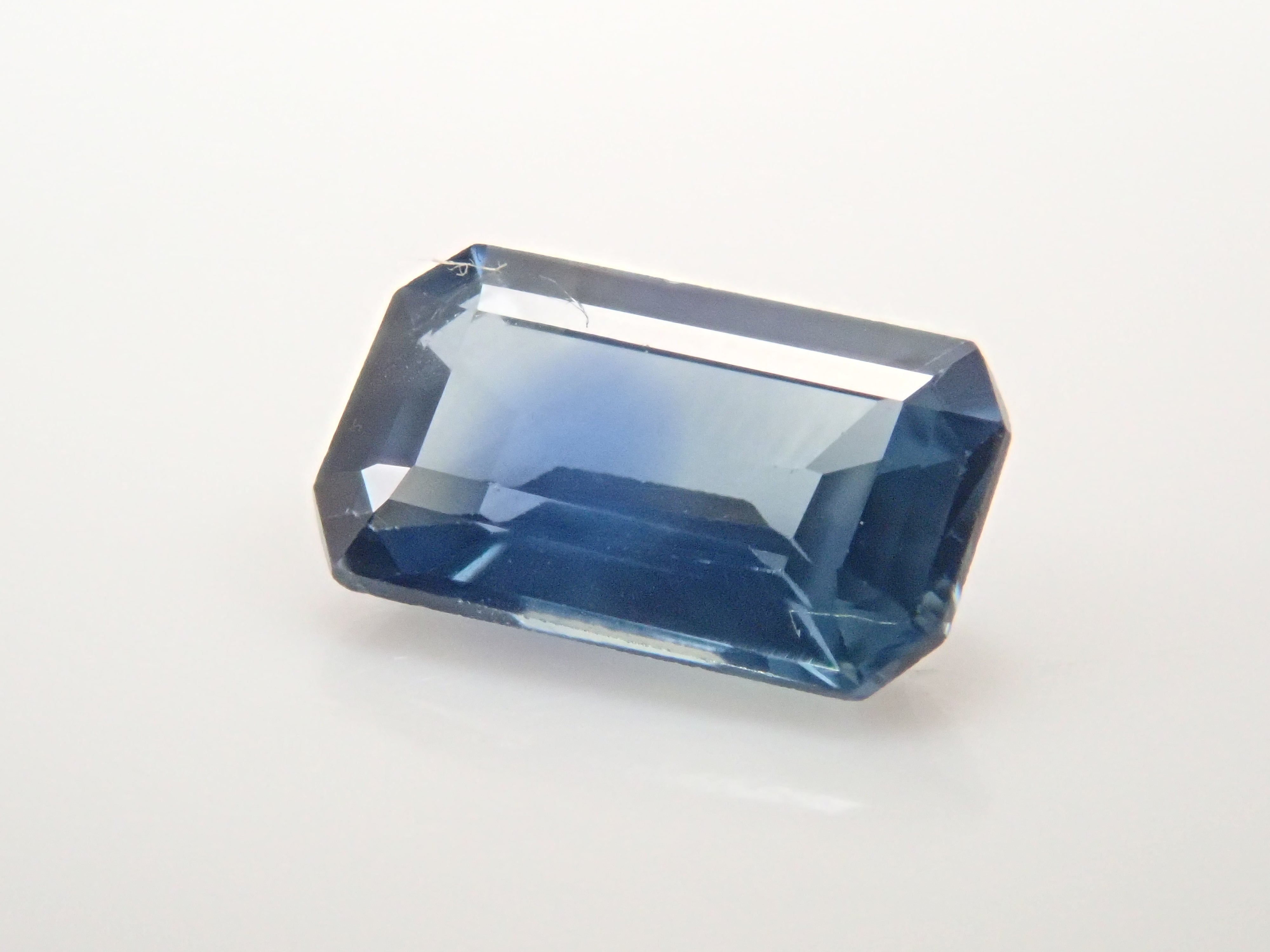 [12557437] Madagascar Bicolor Sapphire 0.324ct Loose